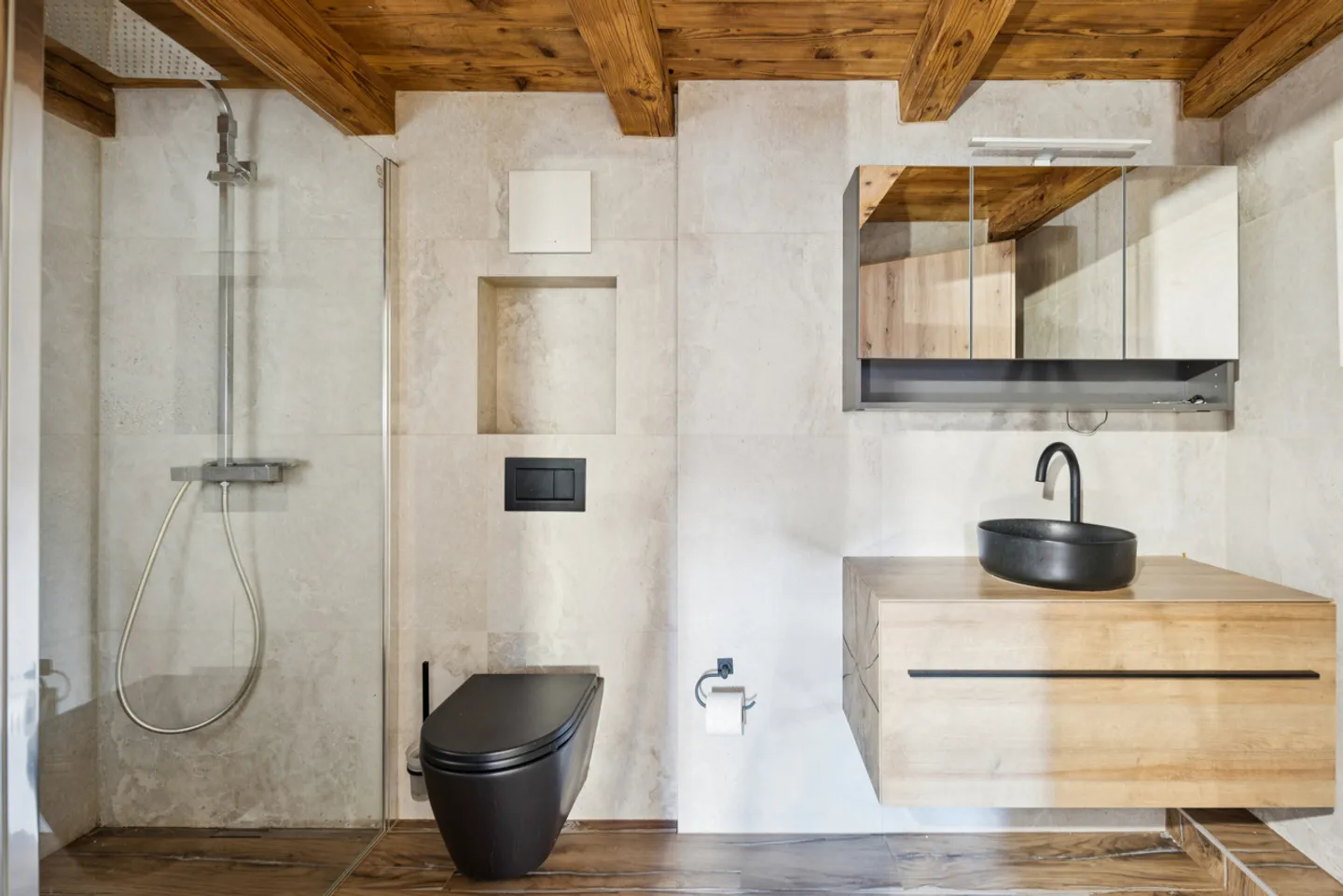 «Renoviertes Studio – Charme, Licht und Seeblick» - Foto 5 von 9