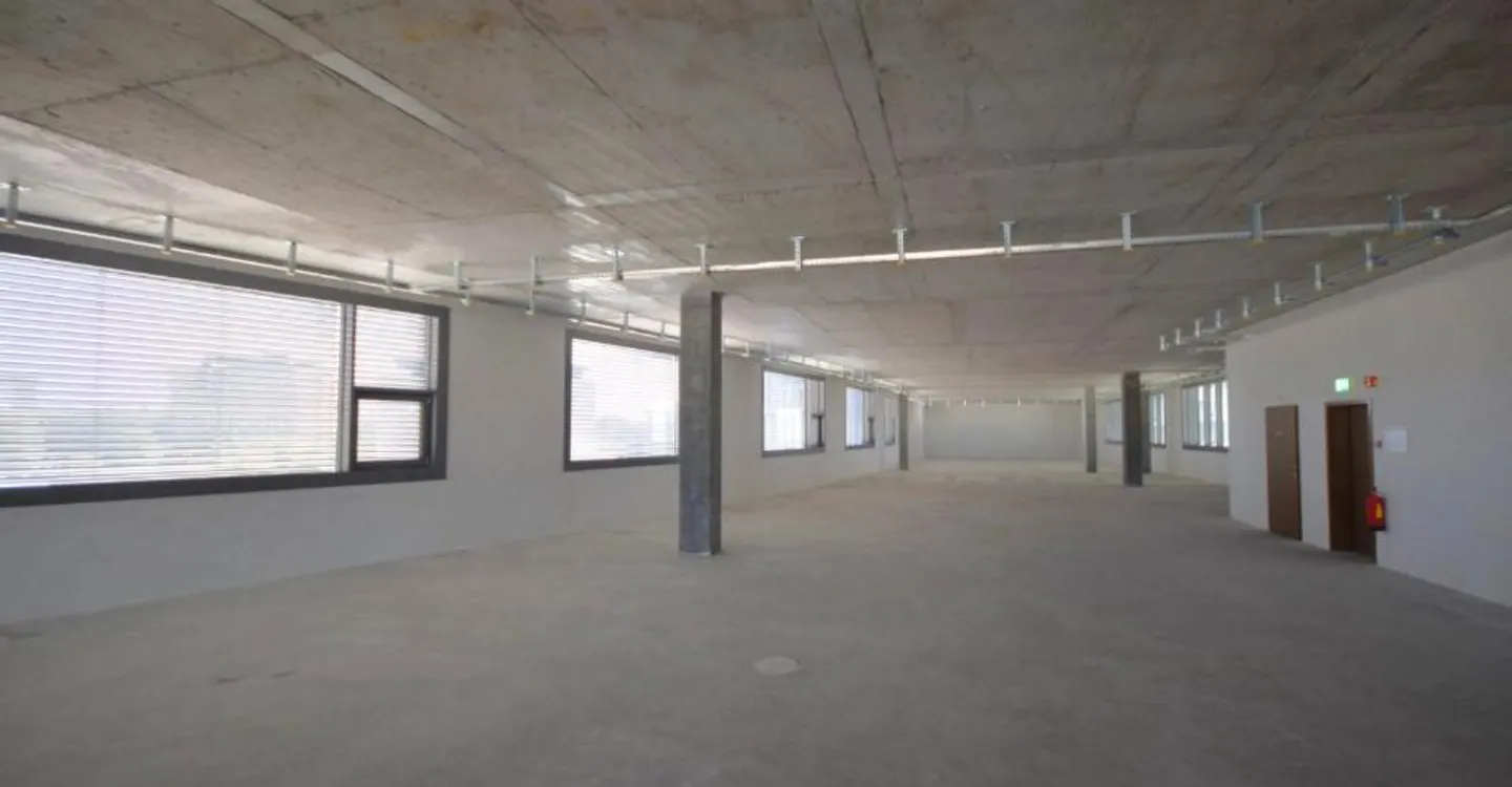 Espace de Bureau Spacieux - Photo 7 sur 9