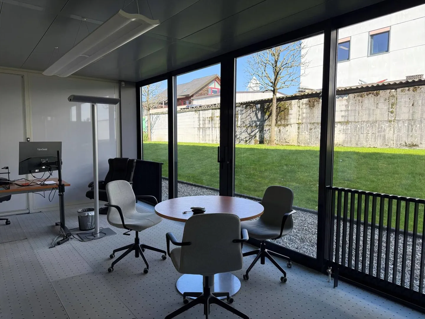 300m2 divisible office located in Terre Sainte - Photo 4 of 8