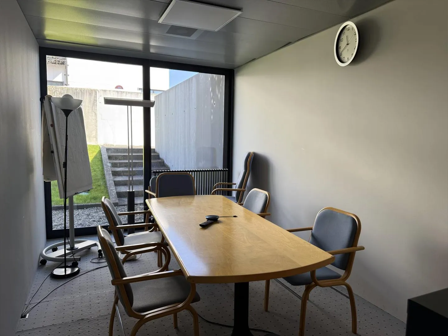 300m2 divisible office located in Terre Sainte - Photo 7 of 8