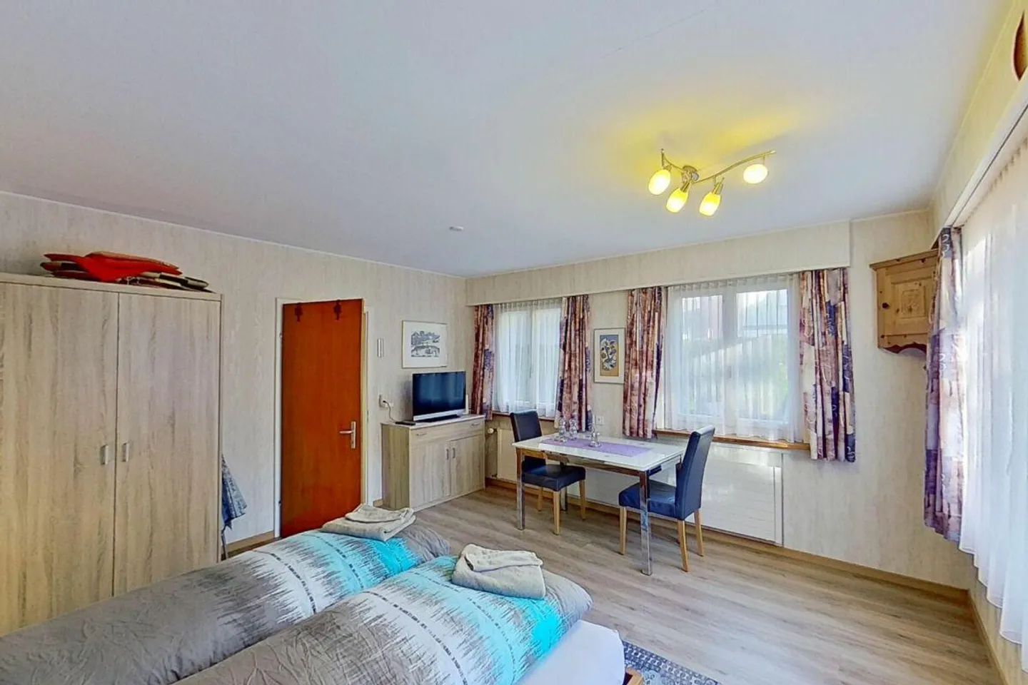 Charmante studio appartement dans le centre du village - Photo 2 sur 8