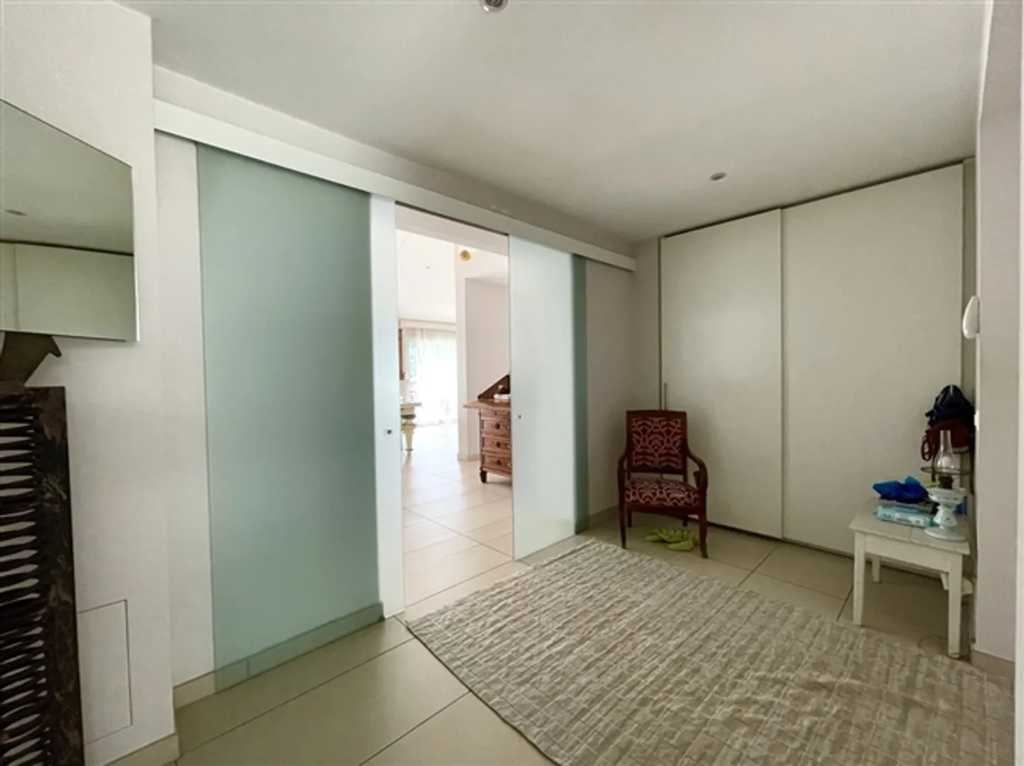 Elegant Penthouse with Guaranteed Privacy - Photo 6 of 20