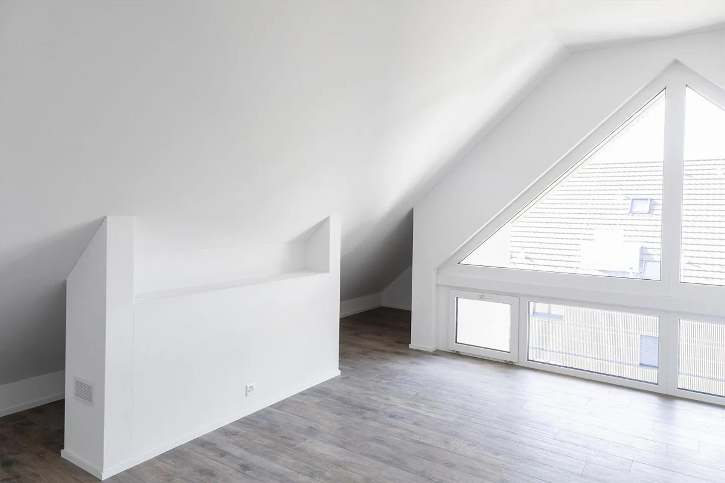 Bellissimo appartamento moderno mansardato - Foto 3 di 10