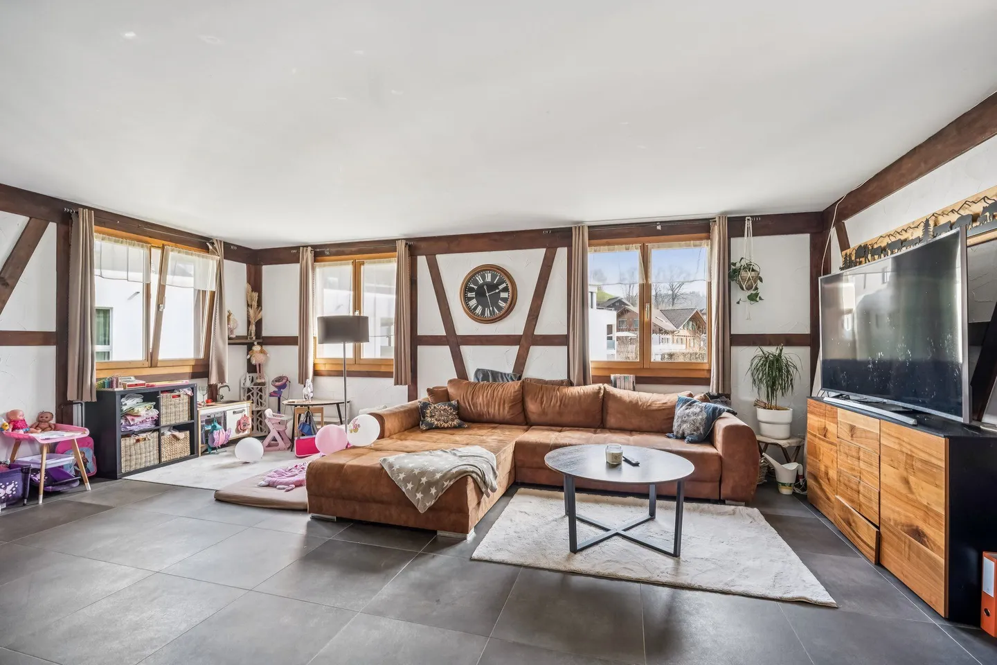 2-Family House - Photo 8 of 29