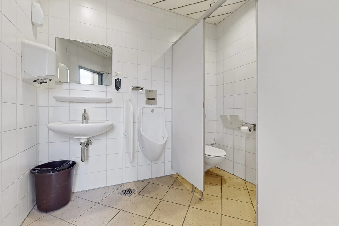 Office and commercial space - GO! Commercial building in Oberentfelden - 130m2 - Photo 13 of 13