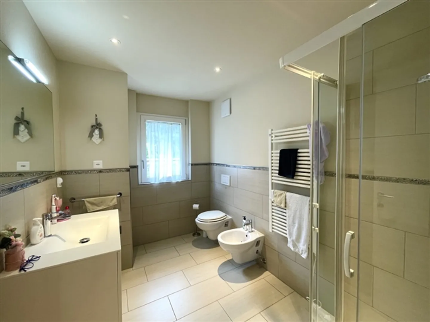 Elegant Penthouse with Guaranteed Privacy - Photo 15 of 20