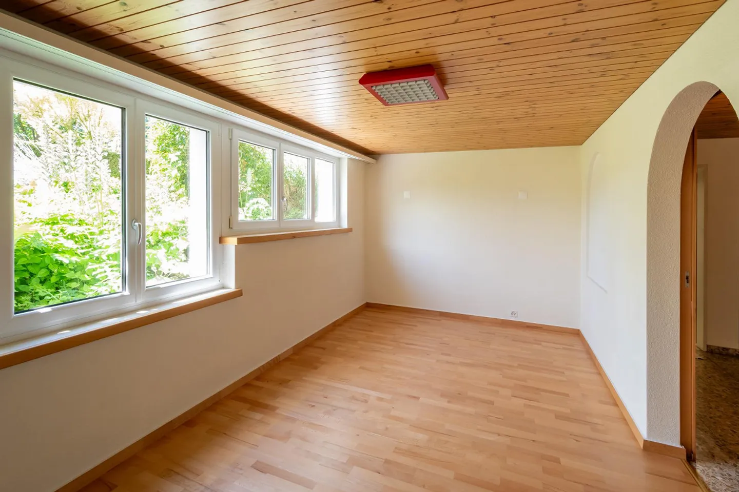 Gepflegtes Mehrfamilienhaus mit schönem Umschwung - Foto 15 von 28