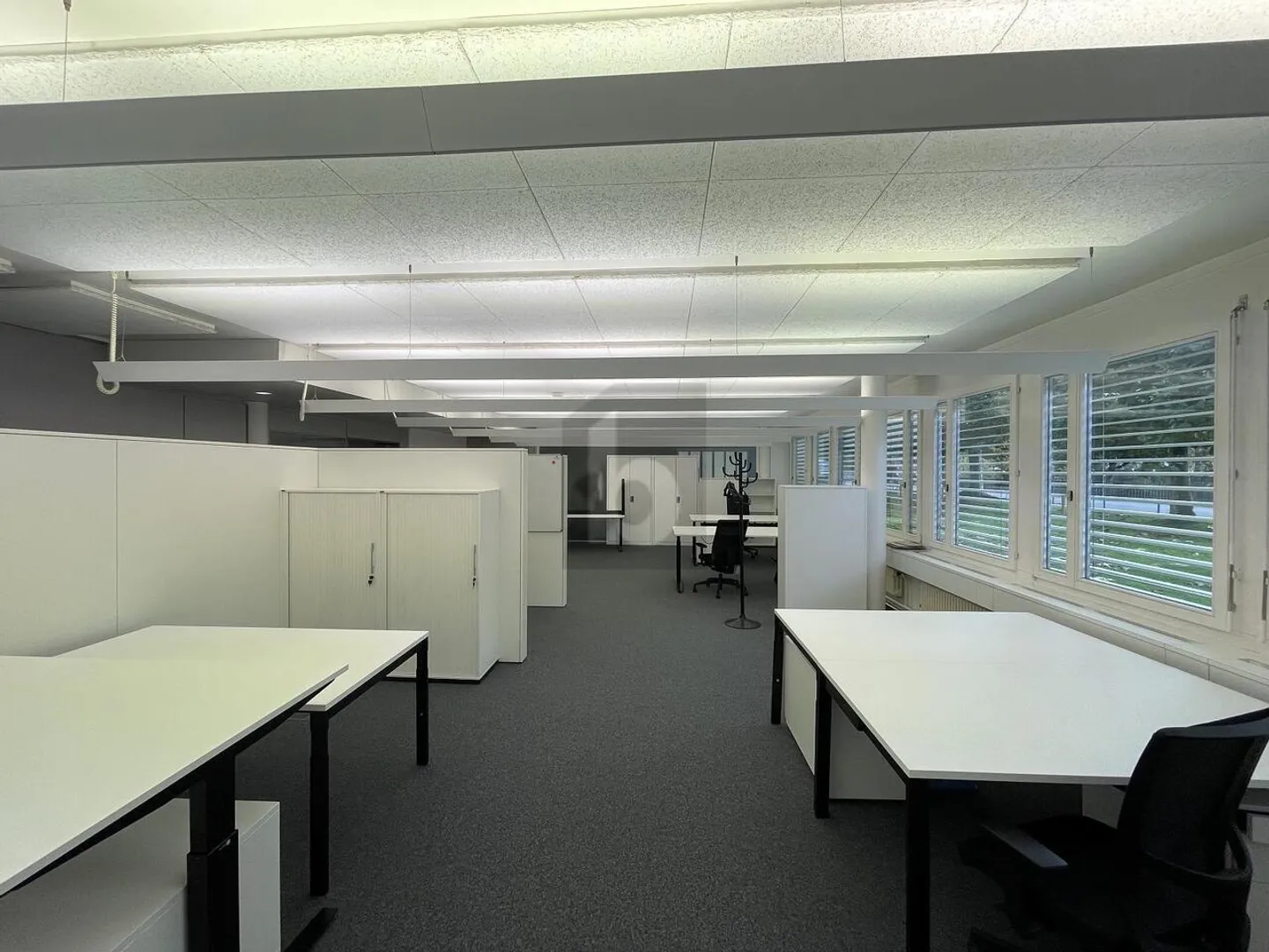 SPACIOUS AND BRIGHT IN A CENTRAL LOCATION - Photo 5 of 6