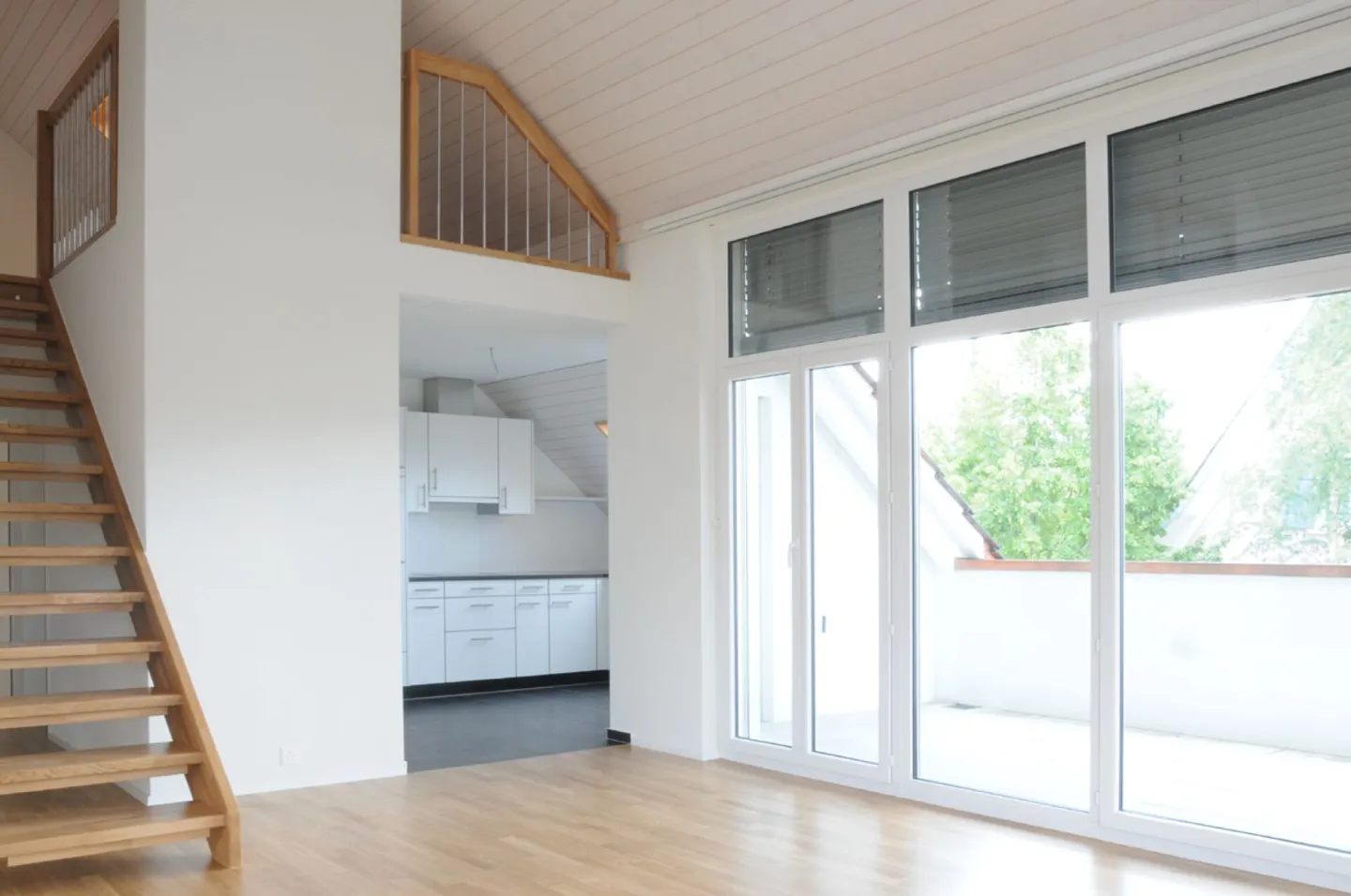 Wunderschöne 3.5-Zimmer-Maisonettewohnung mit Galerie und Terrasse in Bäretswil - Foto 6 von 9