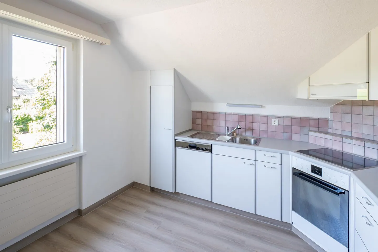 Gepflegtes Mehrfamilienhaus mit schönem Umschwung - Foto 19 von 28