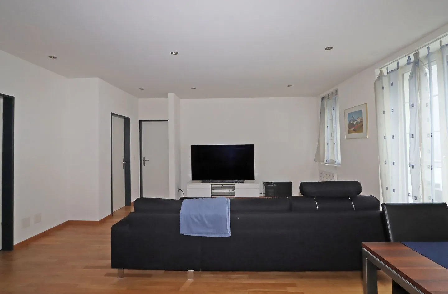 Casa plurifamiliare con 8 unità abitative e diversi garage a Netstal GL - Foto 10 di 13
