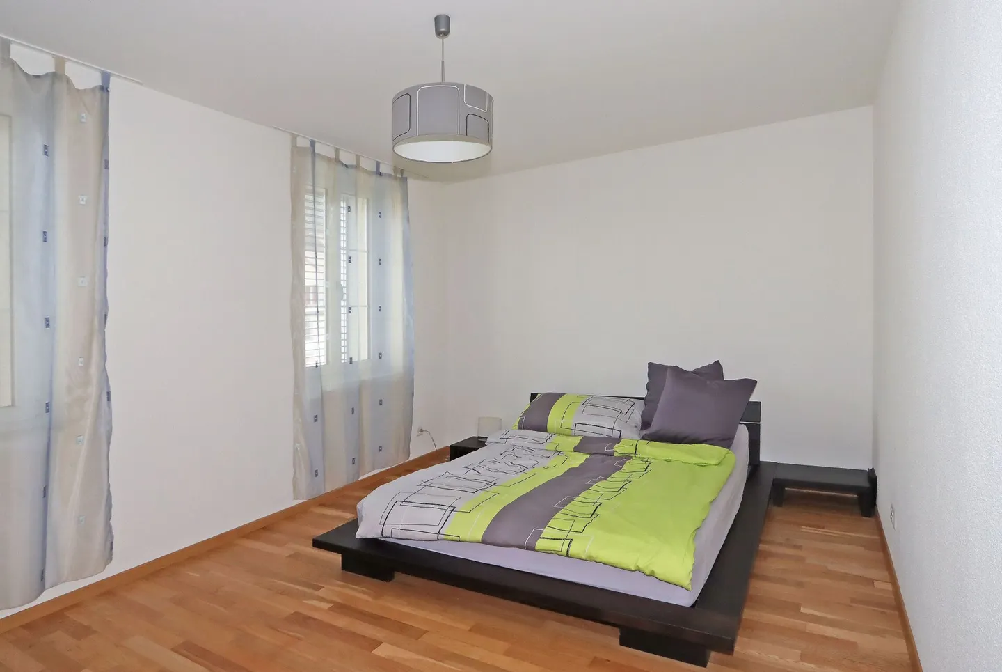 Casa plurifamiliare con 8 unità abitative e diversi garage a Netstal GL - Foto 11 di 13
