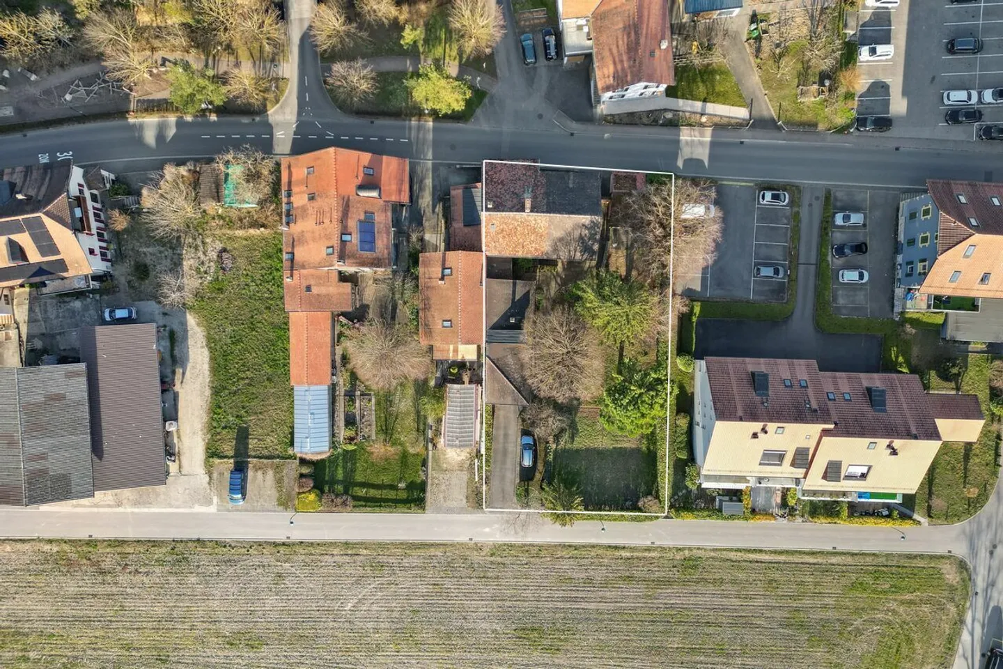 Geräumiges Anwesen mit Gästehaus - Foto 13 von 15