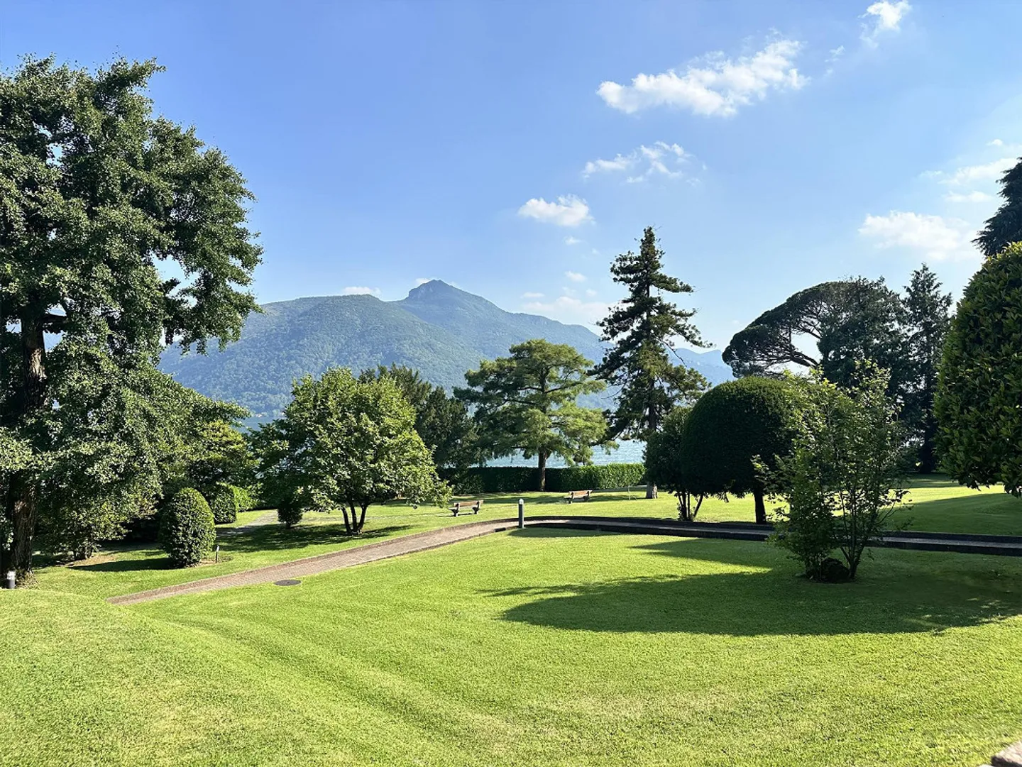 Appartamento con terrazza vista lago - Photo 1 sur 10
