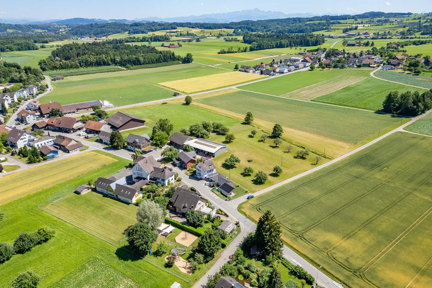 Gepflegtes Mehrfamilienhaus mit schönem Umschwung - Foto 27 von 28