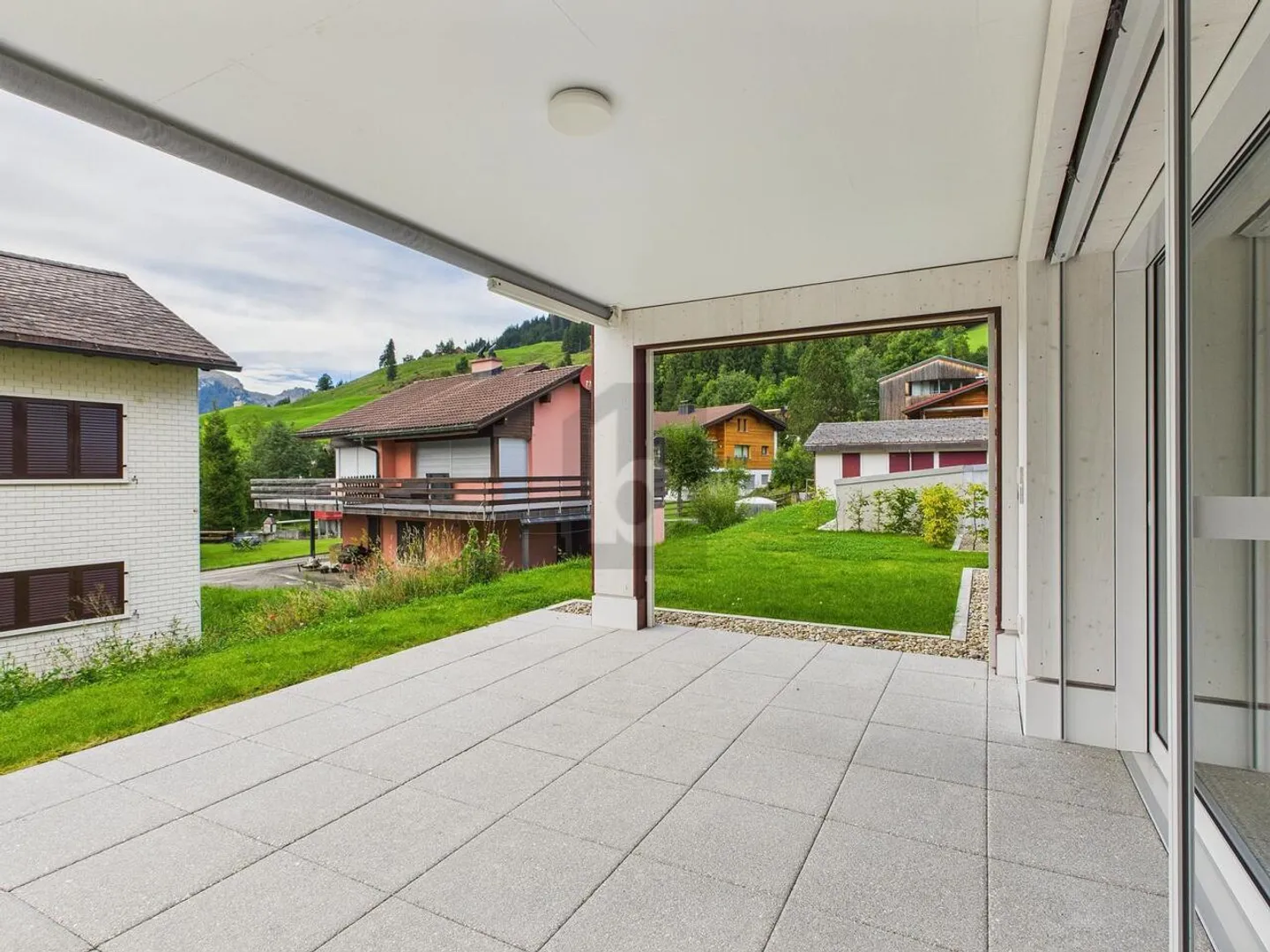 Stylish Ground Floor Apartment - Photo 2 of 6