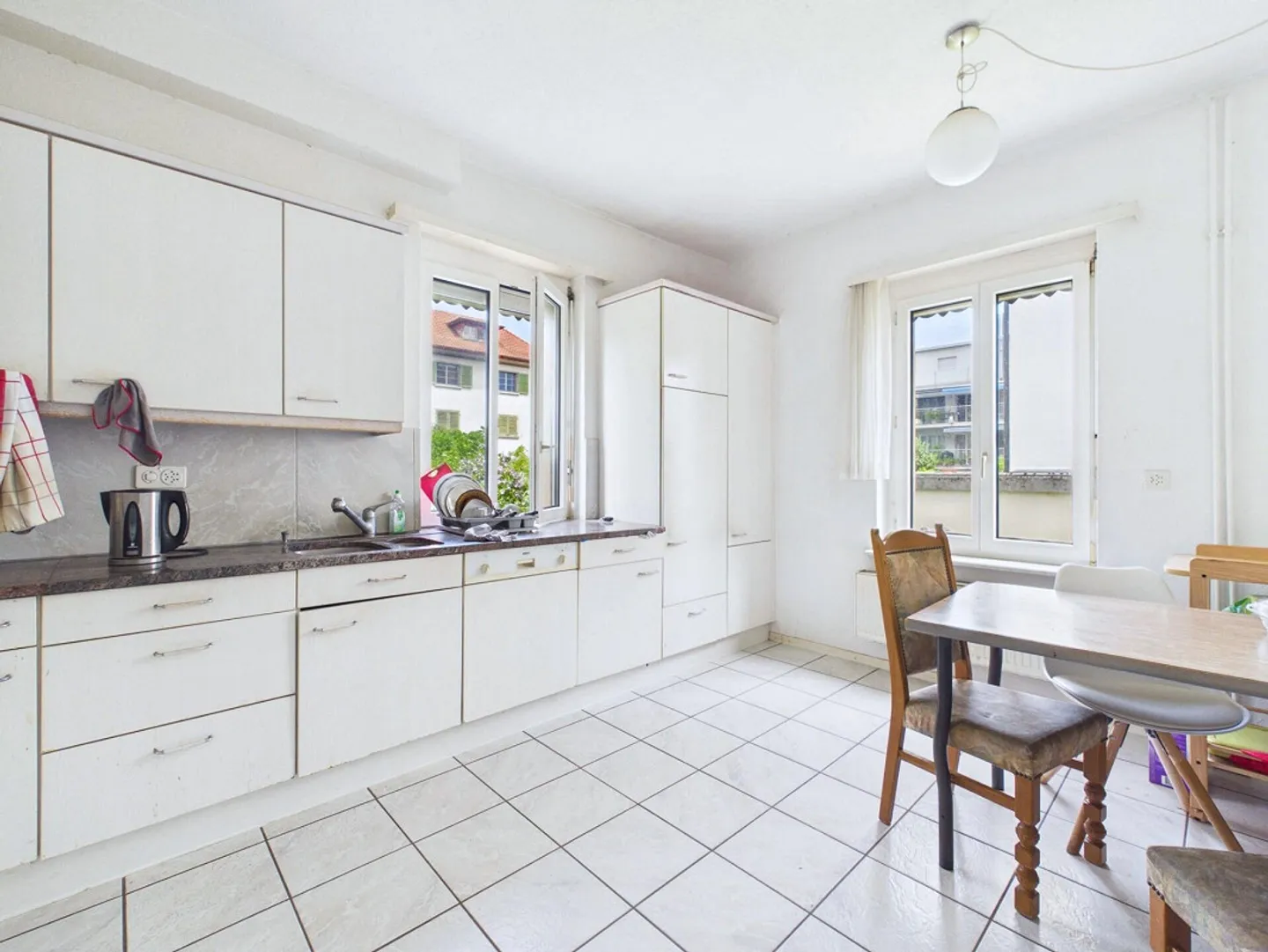 Charming, centrally located multi-family house with practical garden - Photo 6 of 14