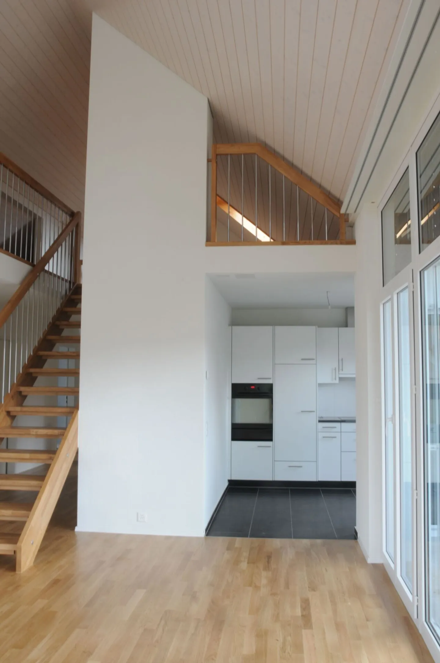 Wunderschöne 3.5-Zimmer-Maisonettewohnung mit Galerie und Terrasse in Bäretswil - Foto 7 von 9