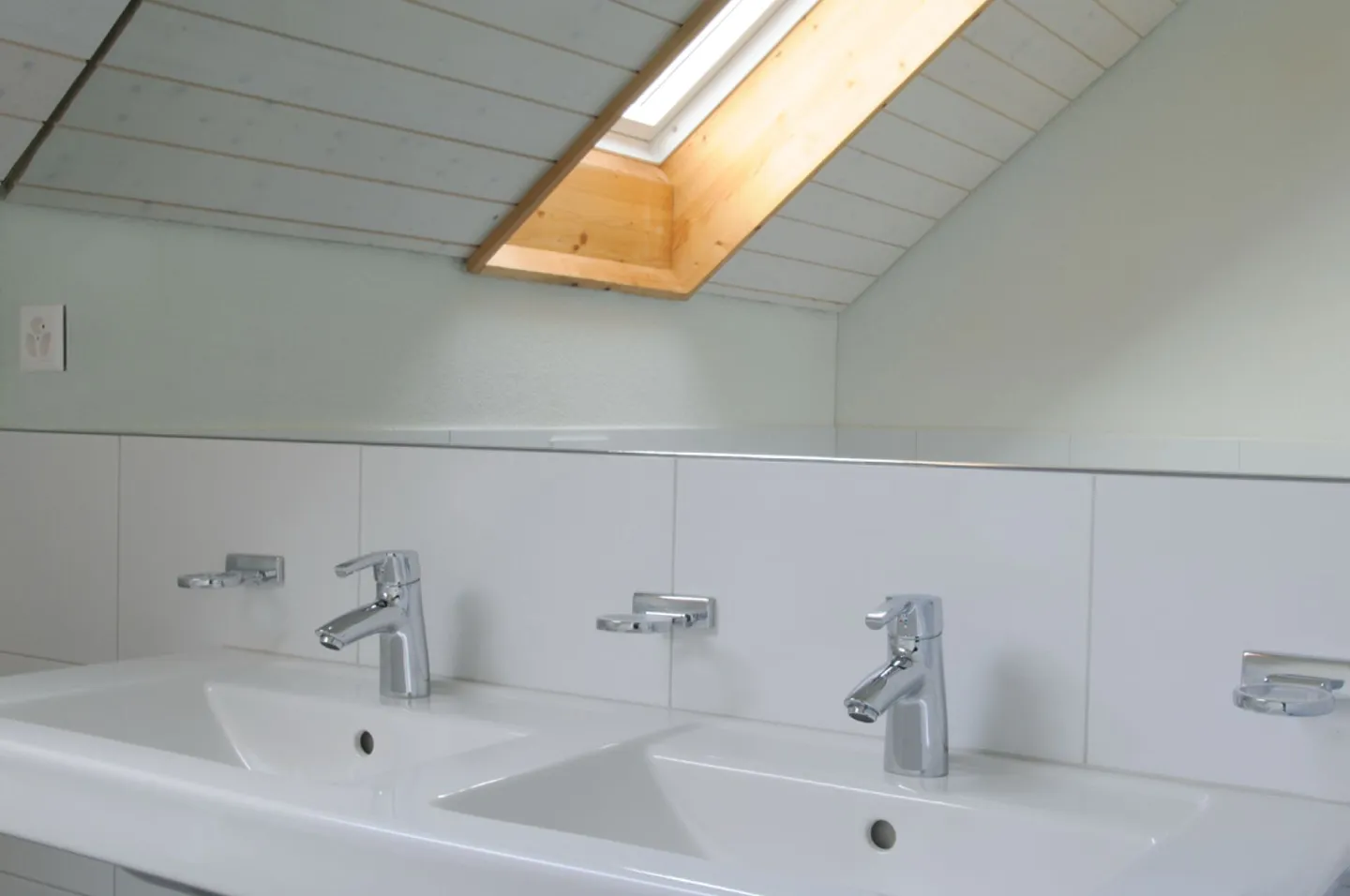 Wunderschöne 3.5-Zimmer-Maisonettewohnung mit Galerie und Terrasse in Bäretswil - Foto 8 von 9