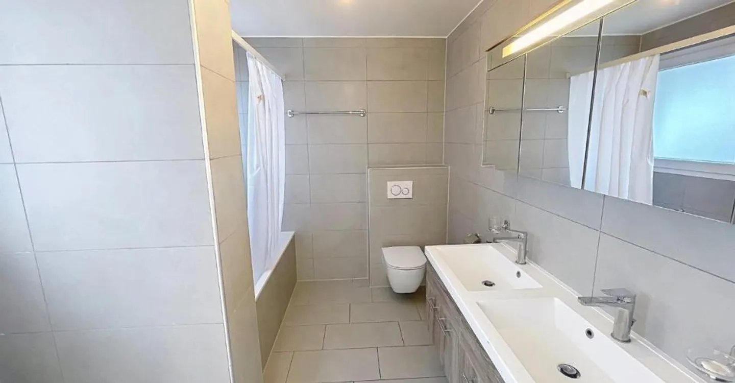 Spaziosa villa di 5,5 stanze con terrazza e giardino - Foto 5 di 12