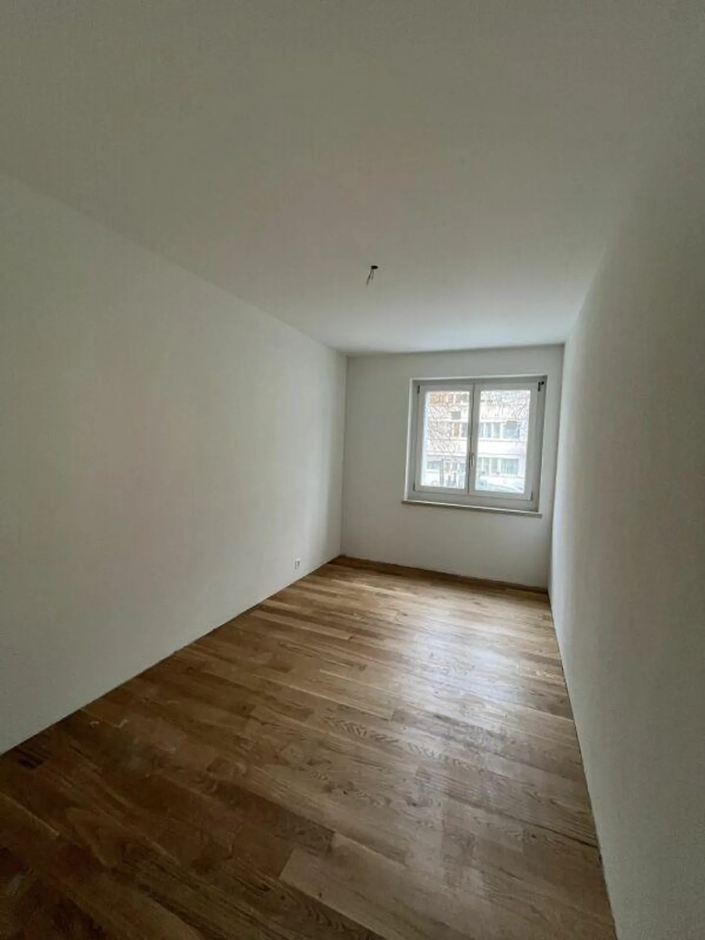 Renovation - Well connected and beautiful living - Photo 5 of 8