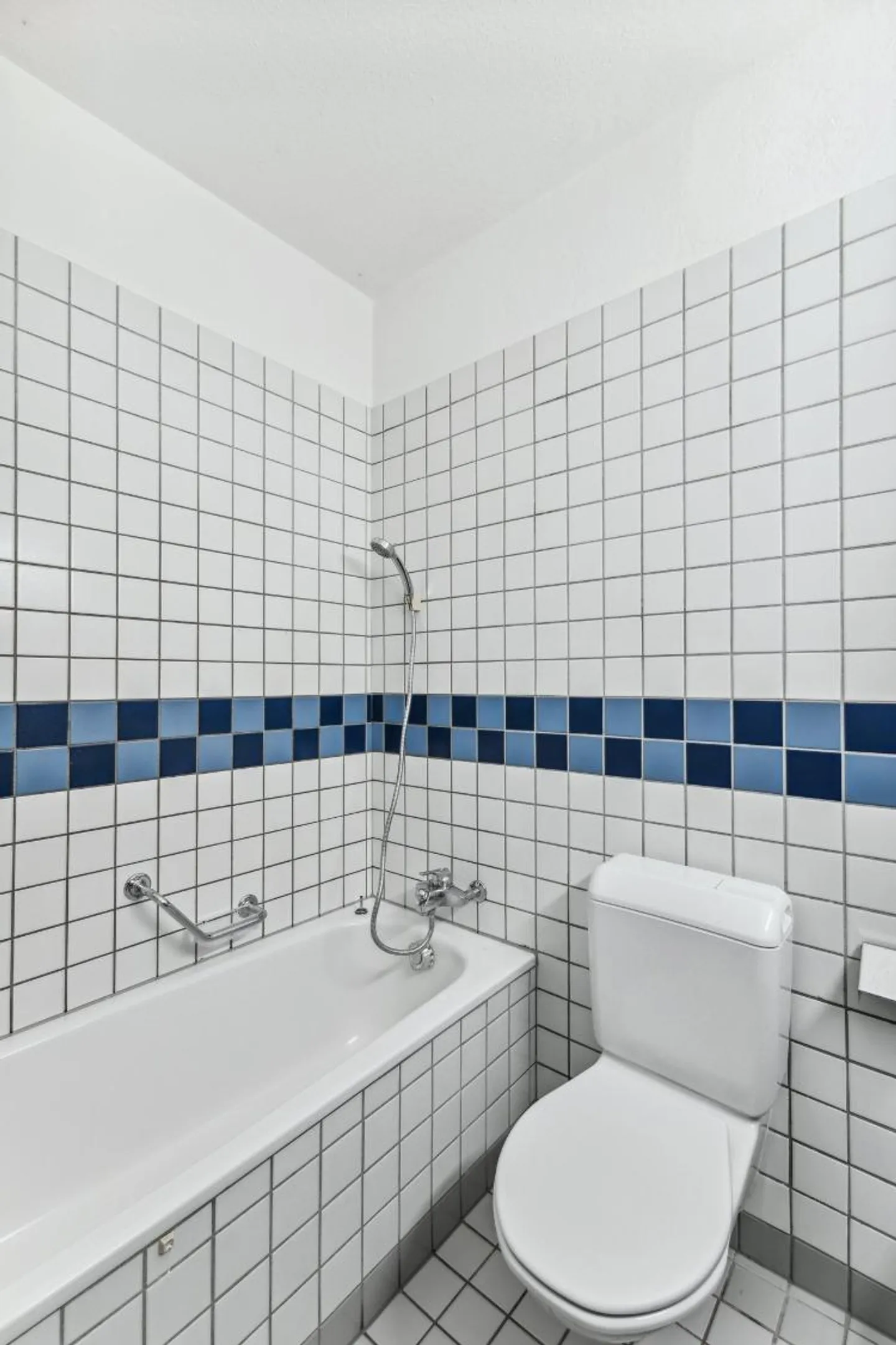 Charming 3.5 Room Apartment - Photo 3 of 7