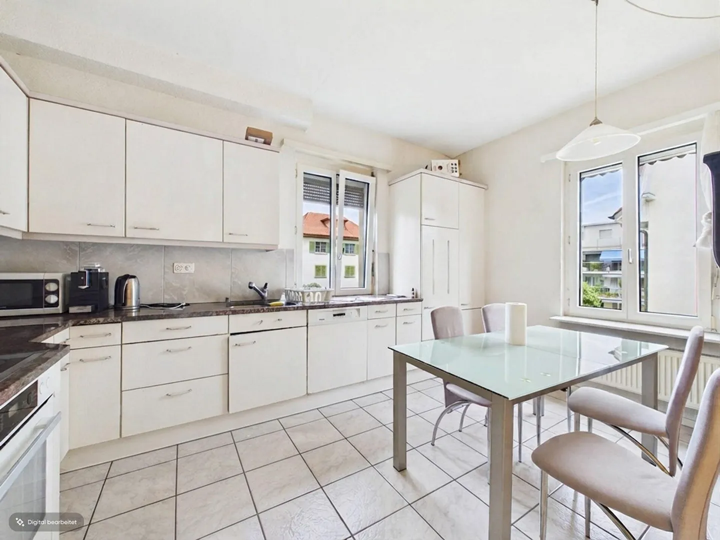 Charming, centrally located multi-family house with practical garden - Photo 10 of 14