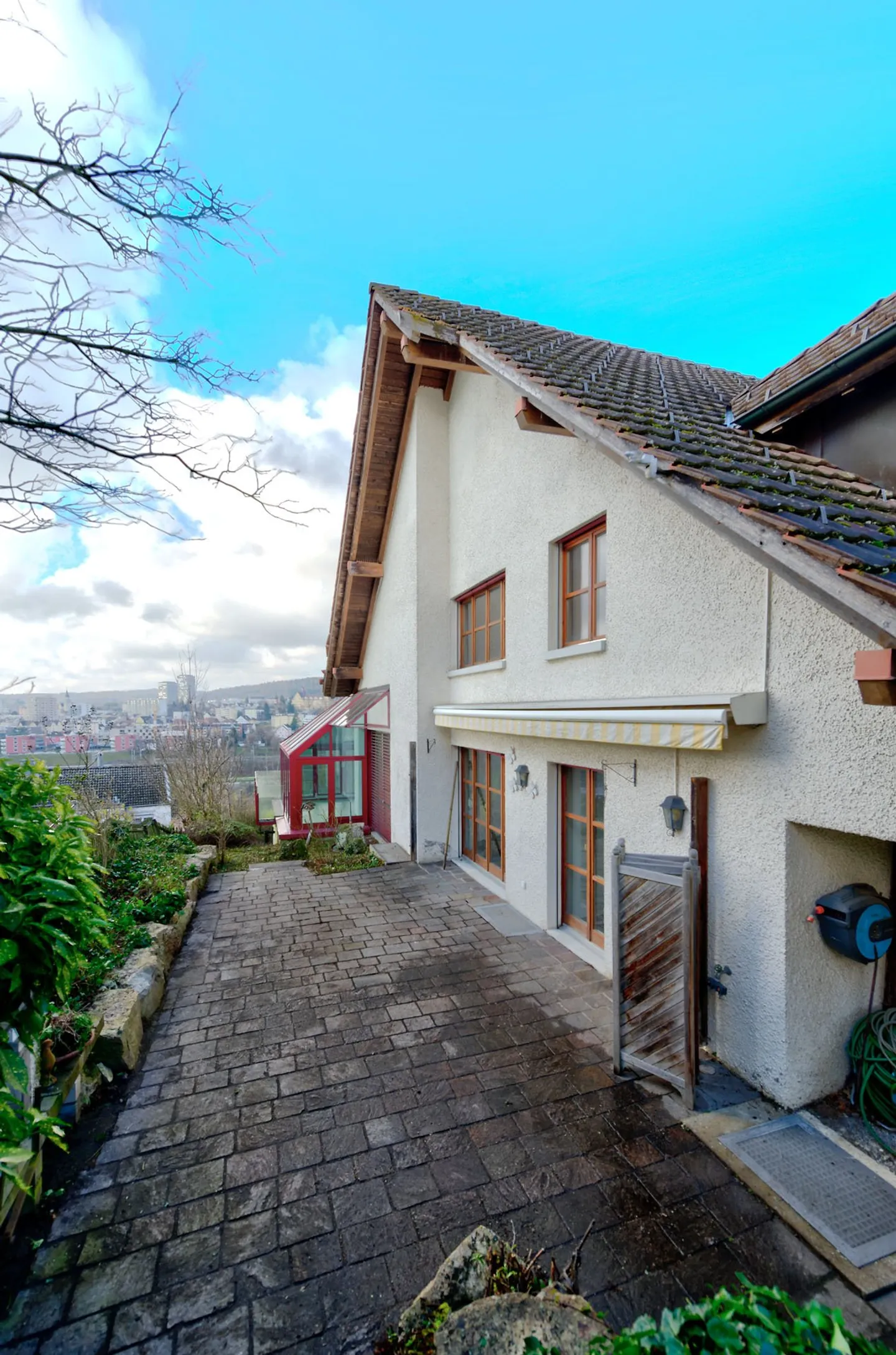 Casa unifamiliare indipendente con piscina, giardino d'inverno, sauna, ecc. in una posizione panoramica - Foto 5 di 20