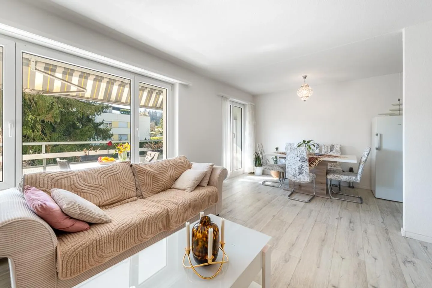 Charming apartment with a panoramic view in a central location - Photo 6 of 10