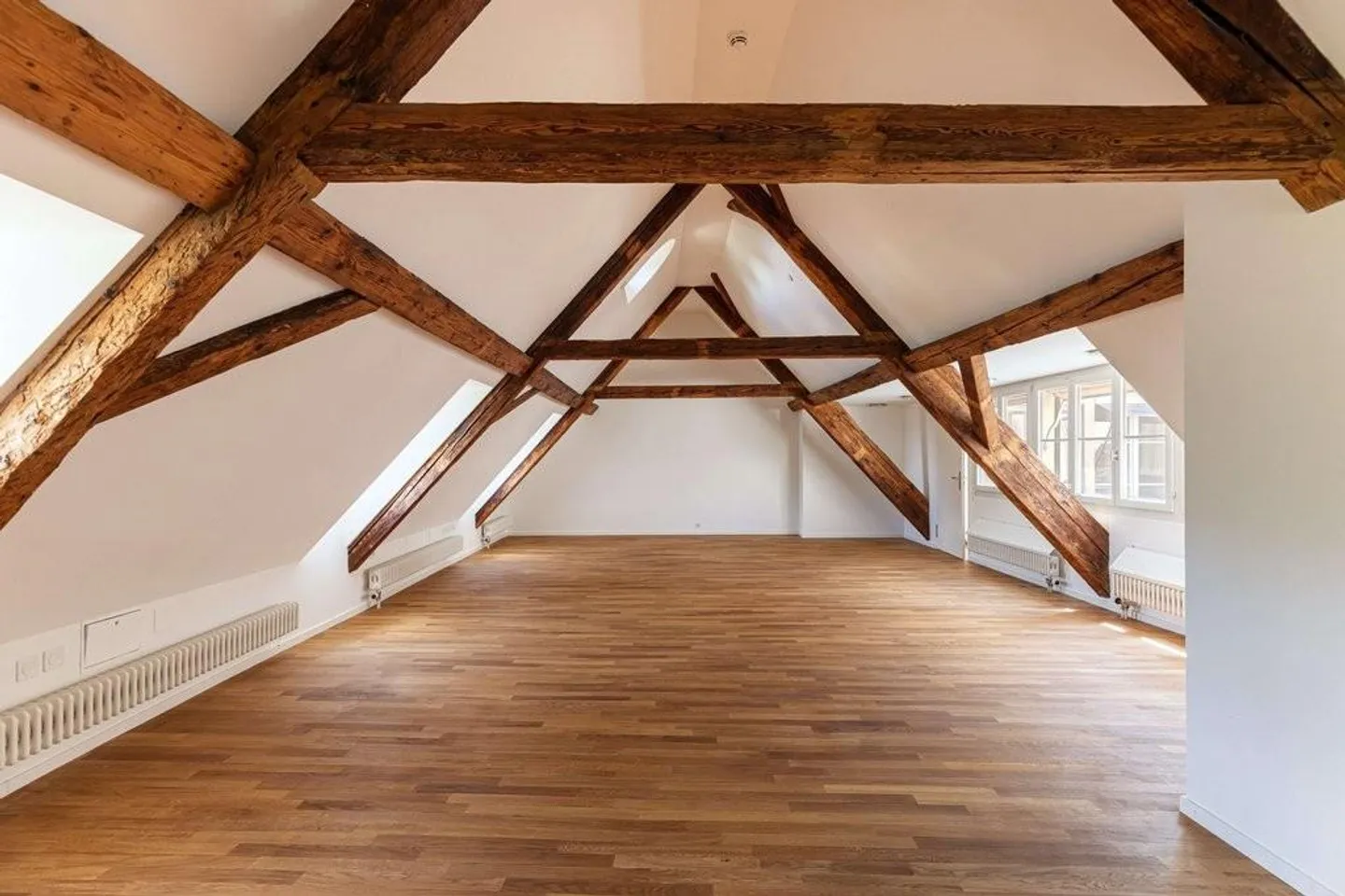 Office in the attic of a historic building - Photo 3 of 10