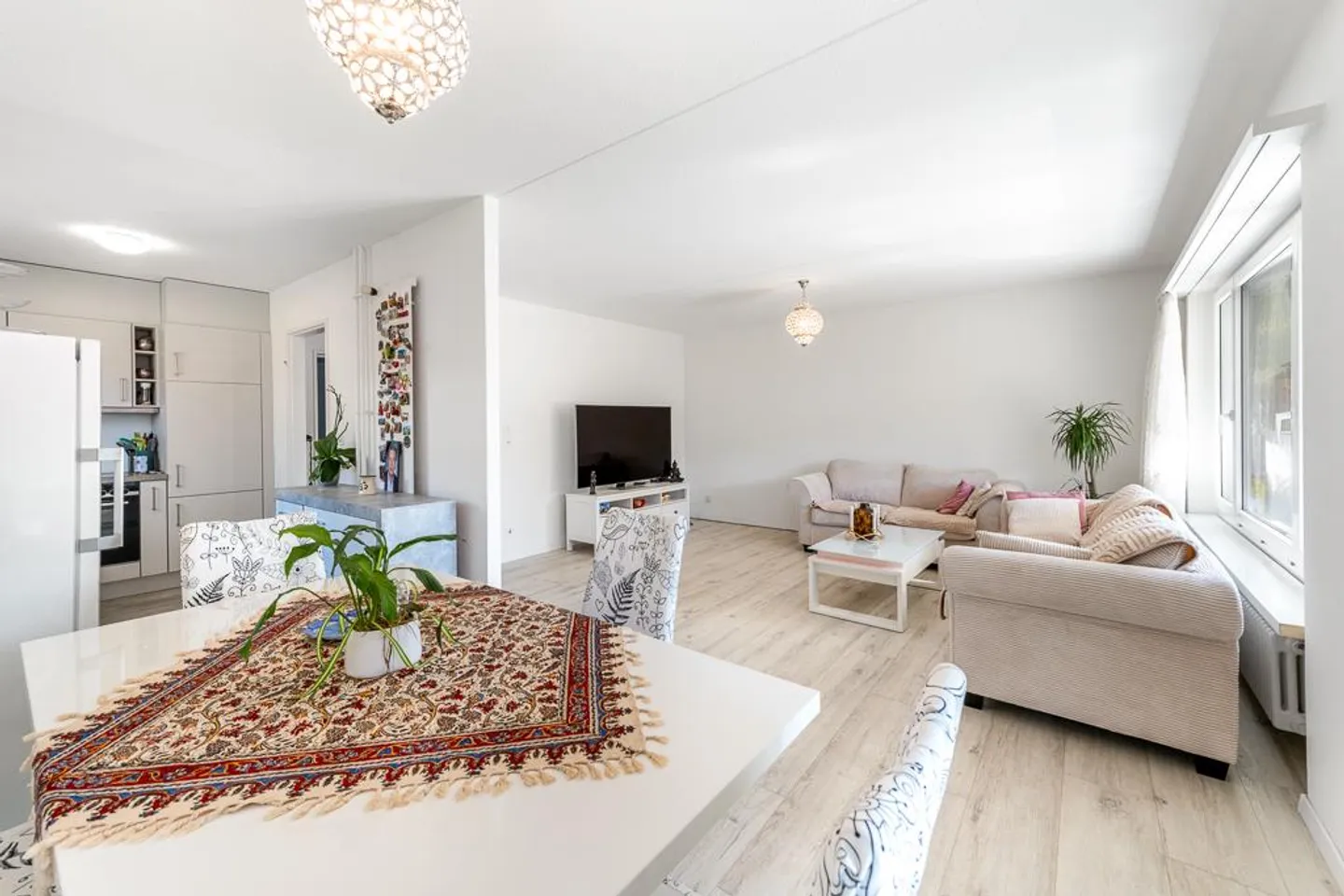 Charming apartment with a panoramic view in a central location - Photo 7 of 10