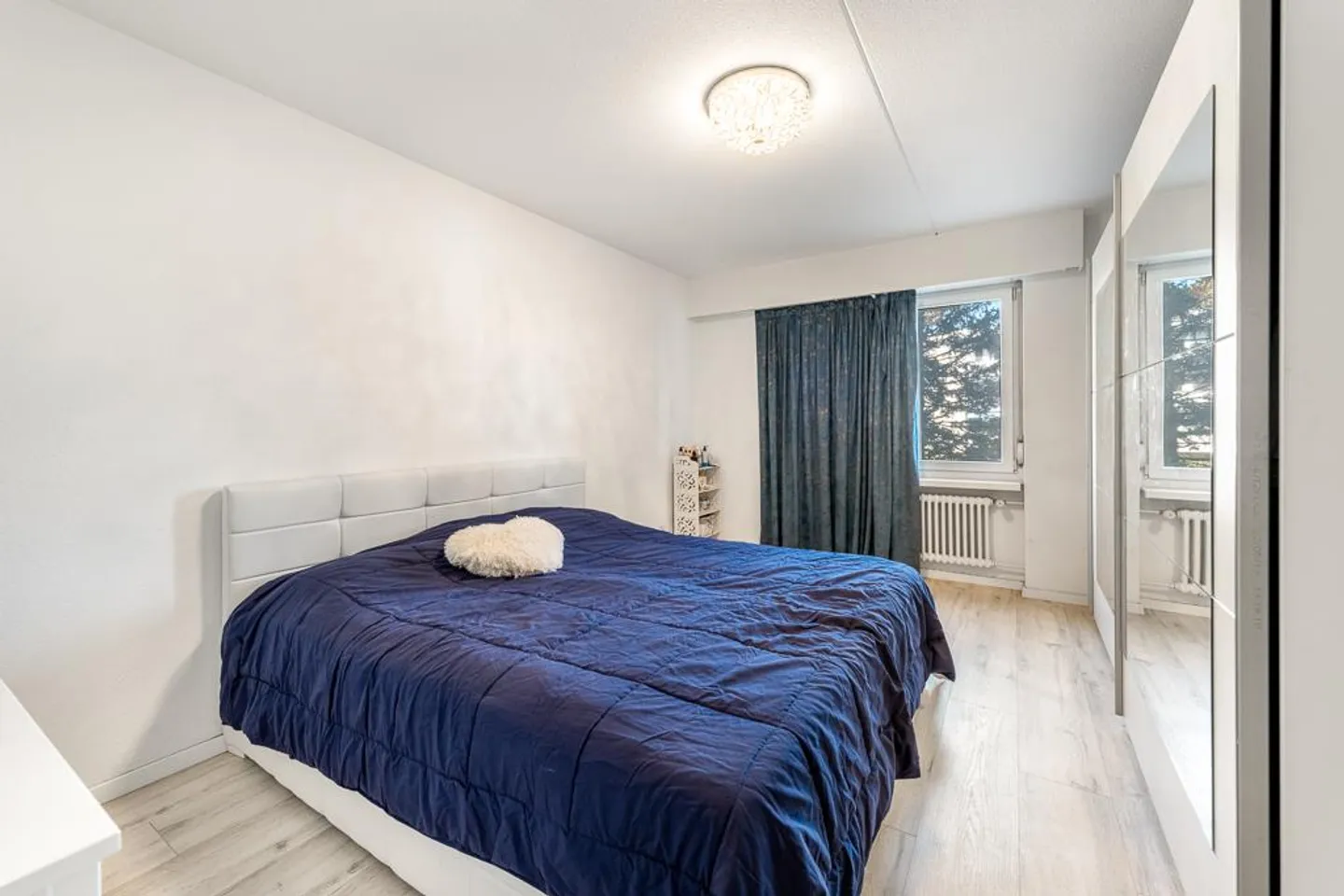 Charming apartment with a panoramic view in a central location - Photo 8 of 10