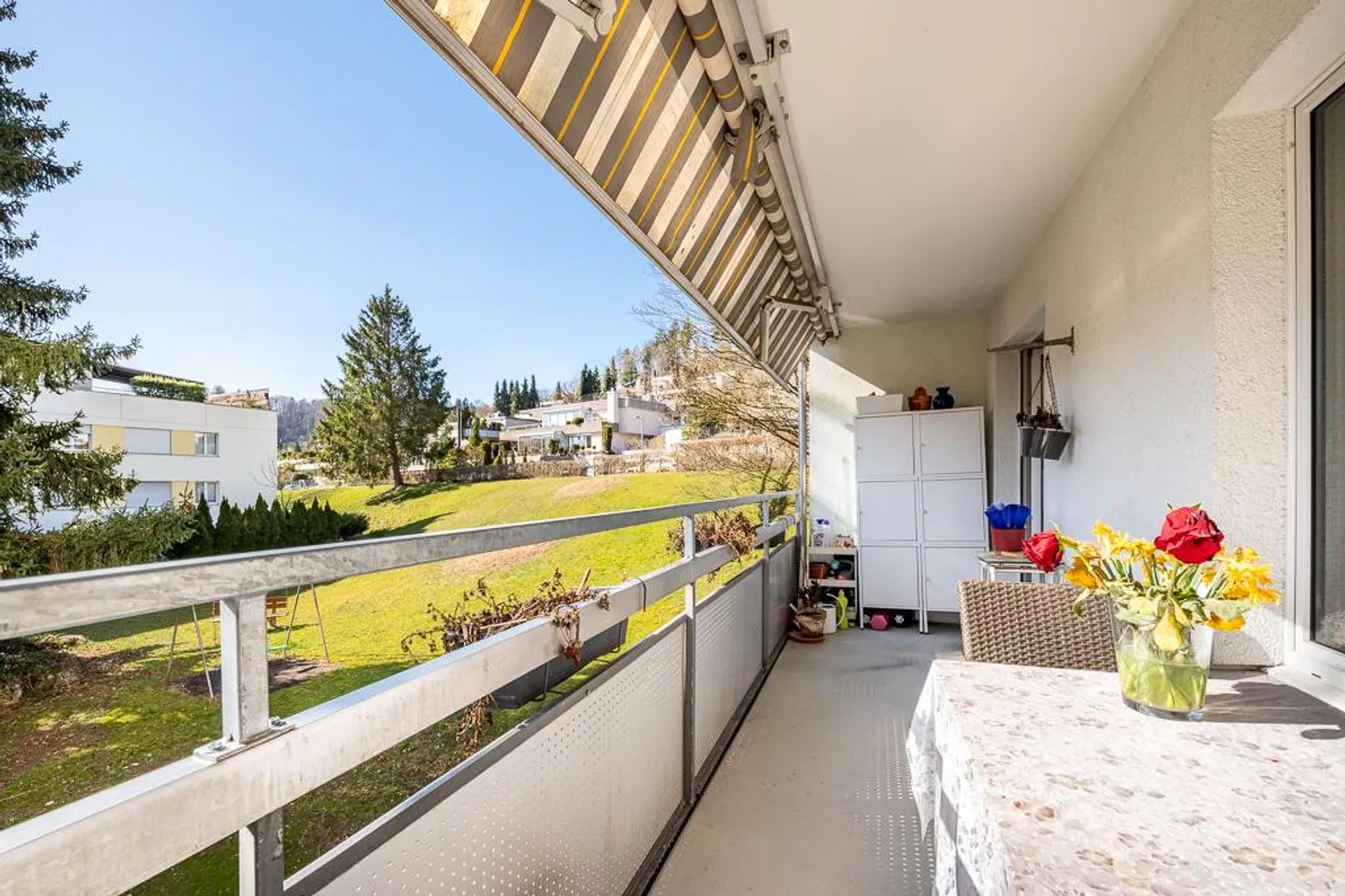 Charming apartment with a panoramic view in a central location - Photo 9 of 10