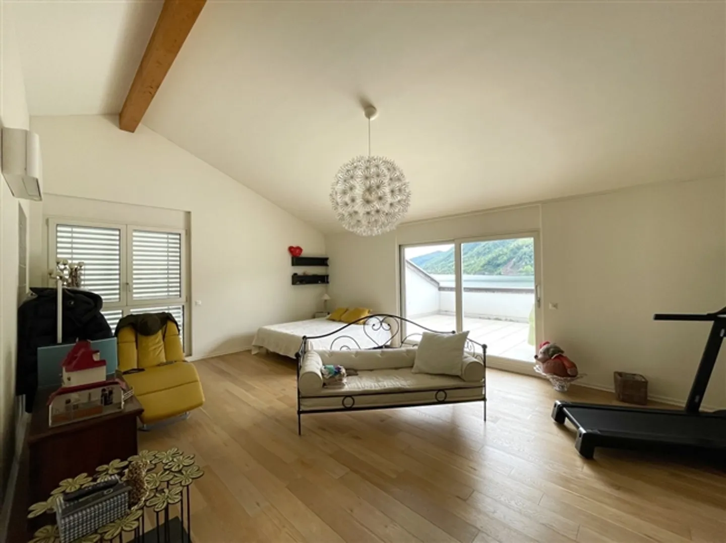 Elegant Penthouse with Guaranteed Privacy - Photo 19 of 20