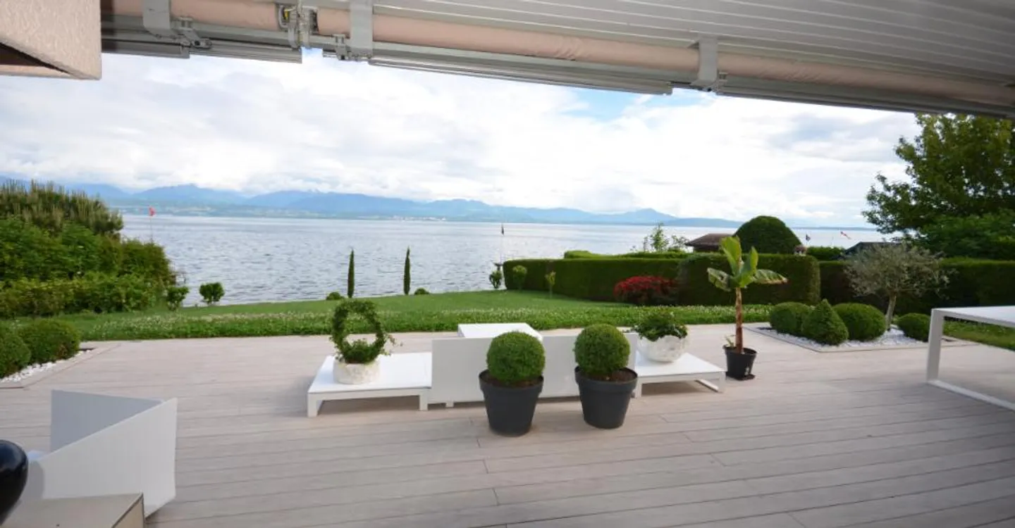 SAINT-PREX - TWO VILLAS ON THE SHORE OF LAKE LEMAN, WITH PRIVATE ACCESS TO THE LAKE - Photo 5 of 12