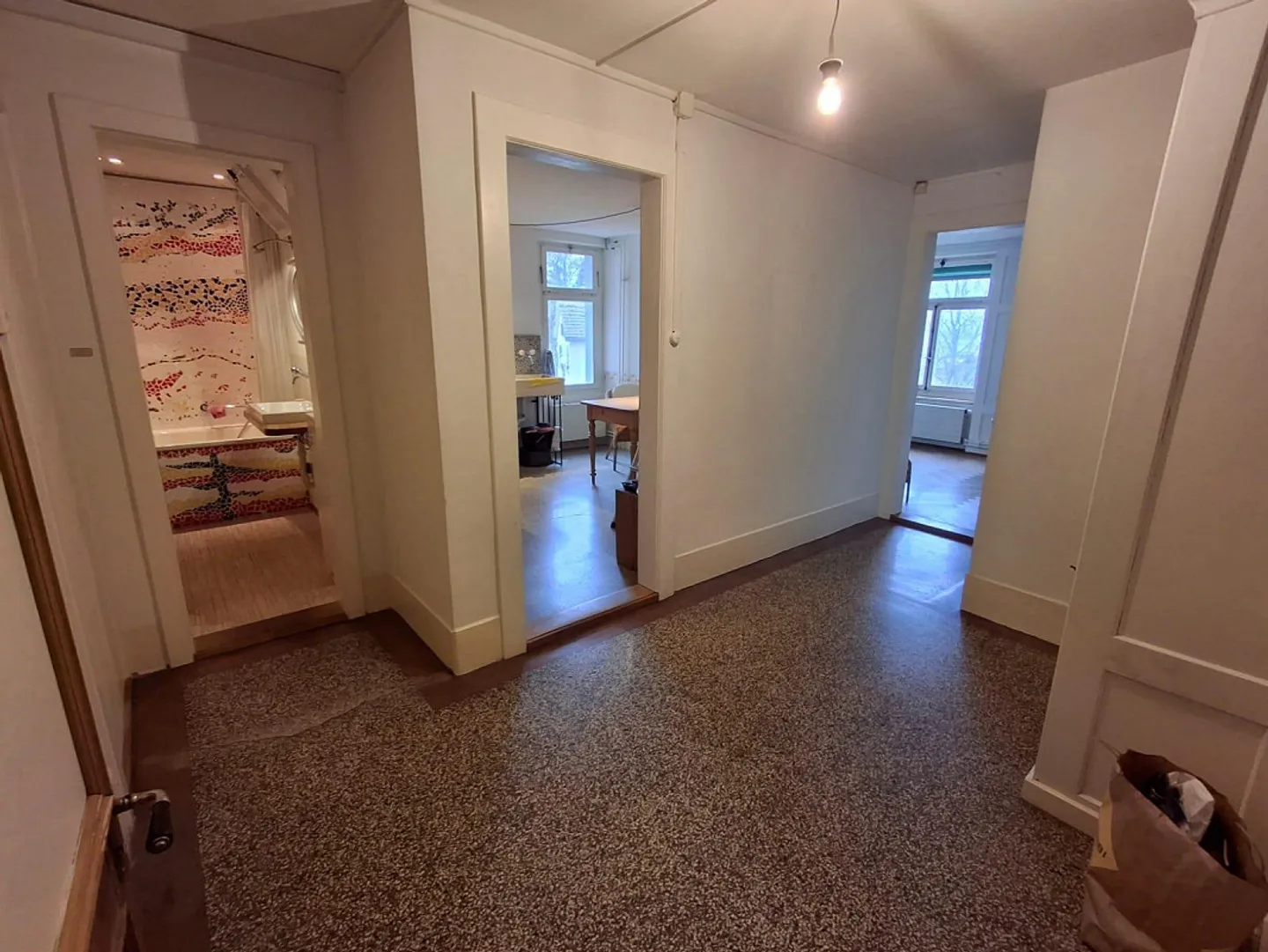 4.5-Room Old Building Apartment with Lake View in Horgen - Photo 5 of 10