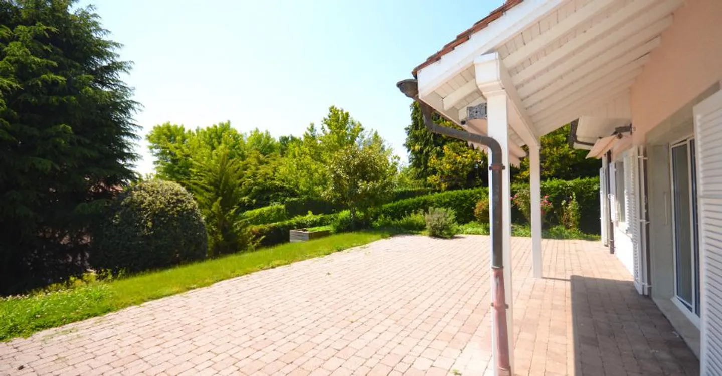 SAINT-PREX - TWO VILLAS ON THE SHORE OF LAKE LEMAN, WITH PRIVATE ACCESS TO THE LAKE - Photo 12 of 12