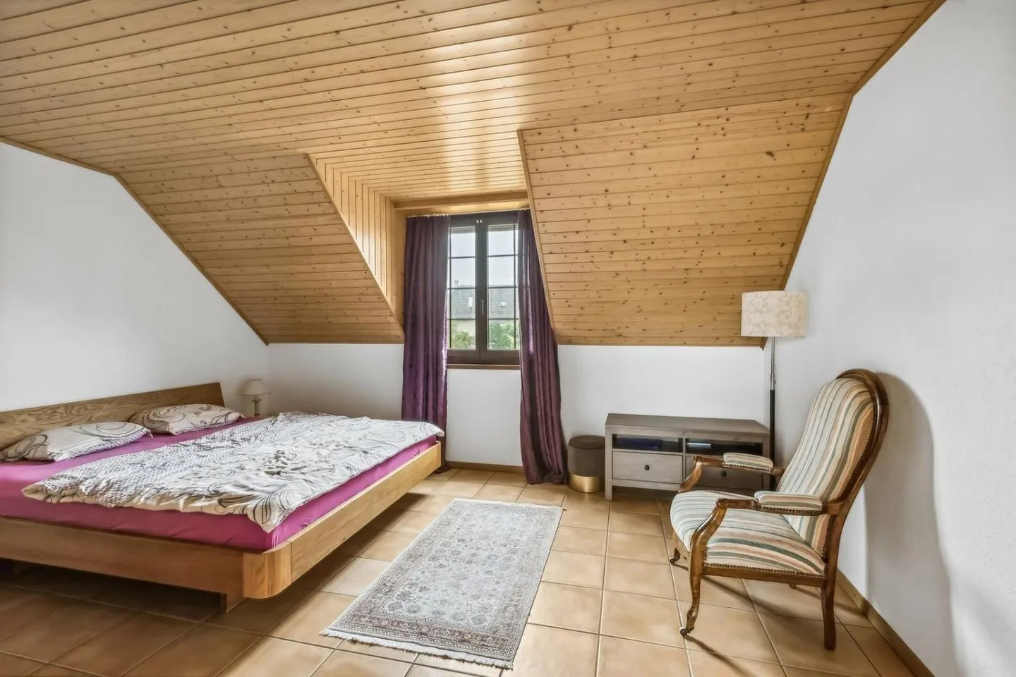 Villa residenziale spaziosa di 180 m2 nel cuore del villaggio con ufficio - Foto 7 di 13