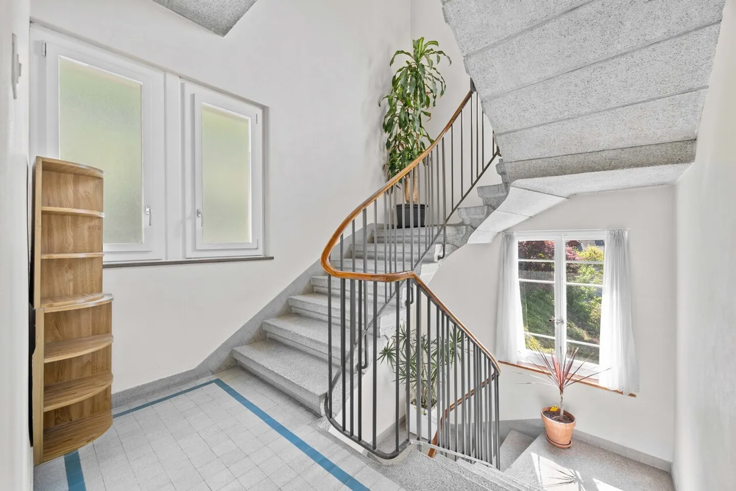Wohnung mit außergewöhnlichem Blick und Charme - Foto 2 von 13