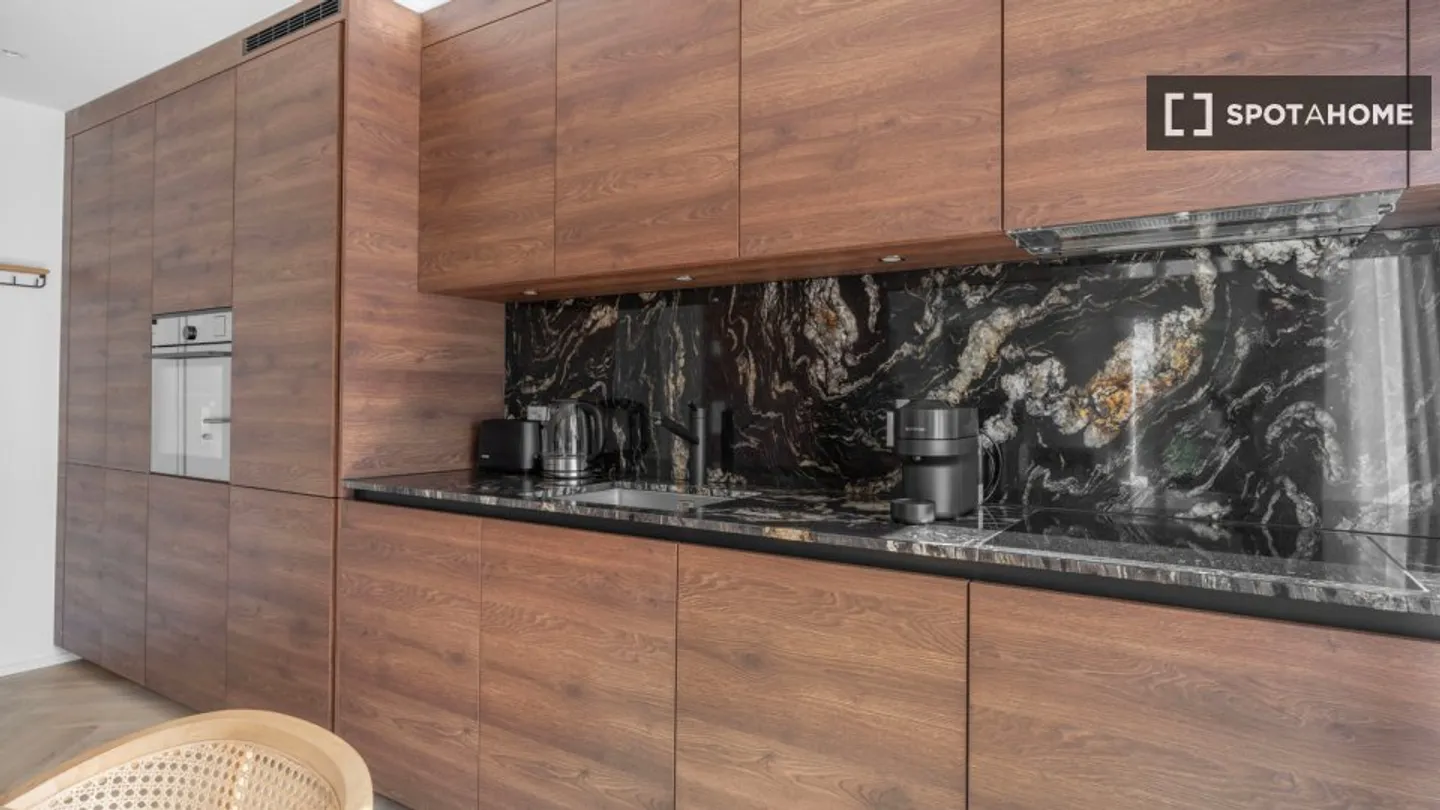 Discover, visit, and rent your new home online with complete confidence. - Photo 6 of 15