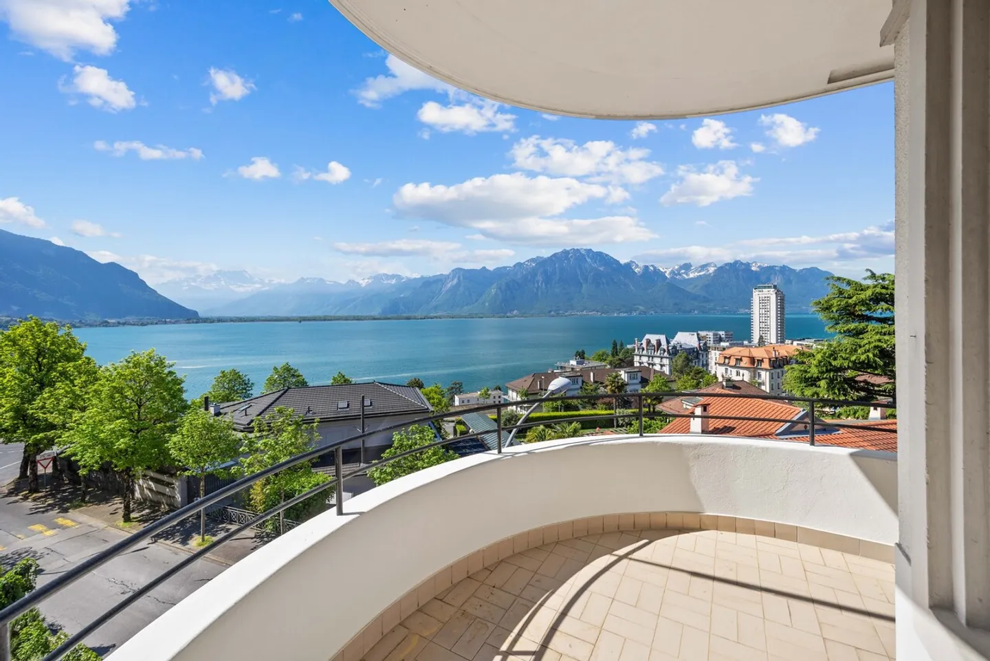 Wohnung mit außergewöhnlichem Blick und Charme - Foto 1 von 13