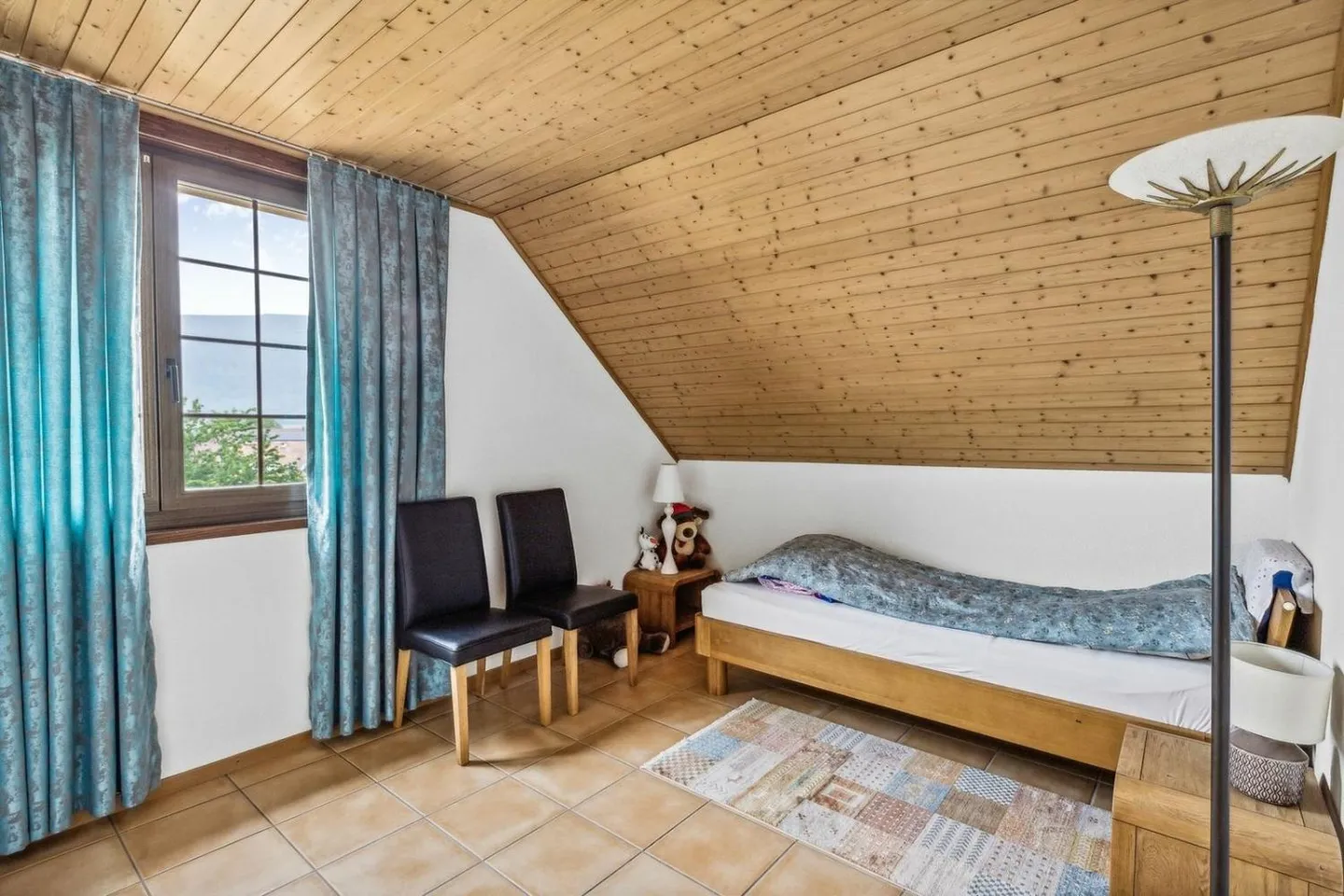 Villa residenziale spaziosa di 180 m2 nel cuore del villaggio con ufficio - Foto 9 di 13