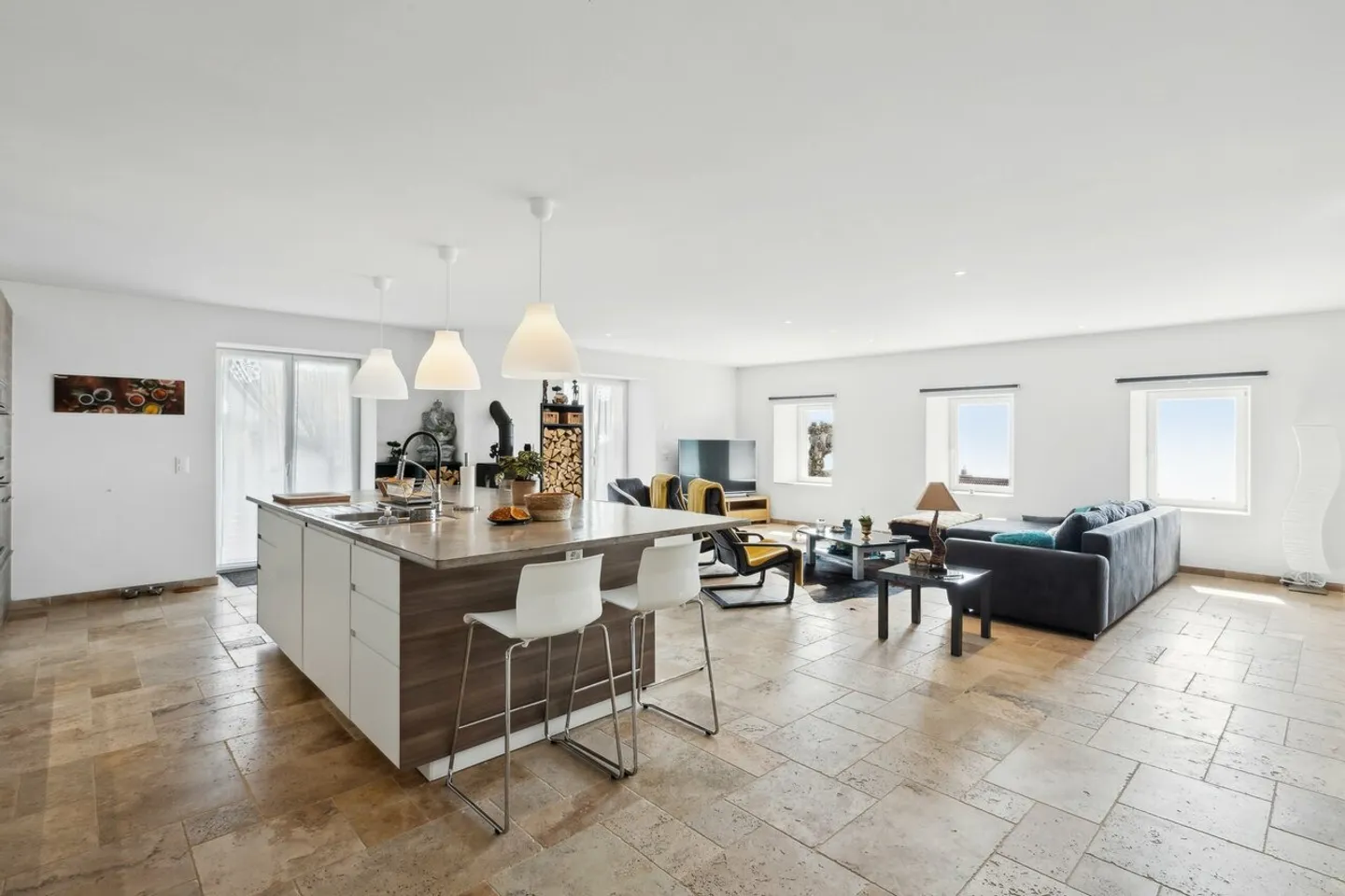 Magnificent renovated barn with 3 apartments! - Photo 3 of 6