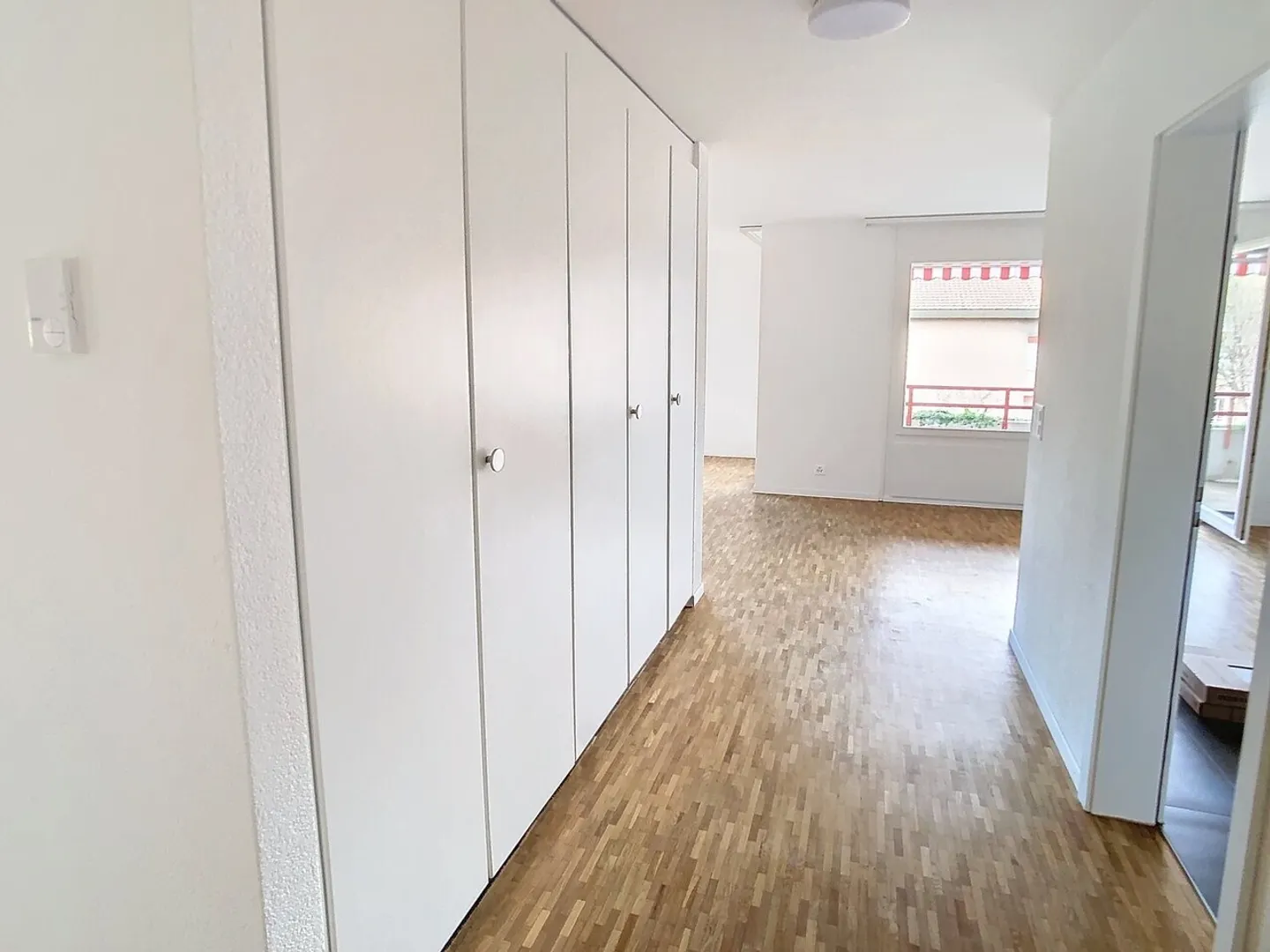 CHIC 4.5 rooms on the 2nd floor - Photo 2 of 12