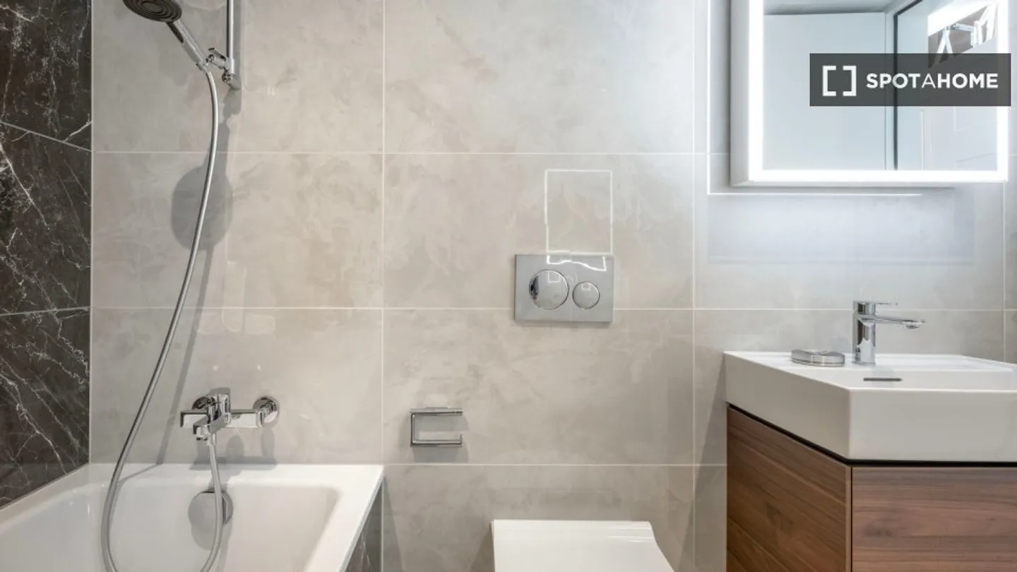 Discover, visit, and rent your new home online with complete confidence. - Photo 12 of 15