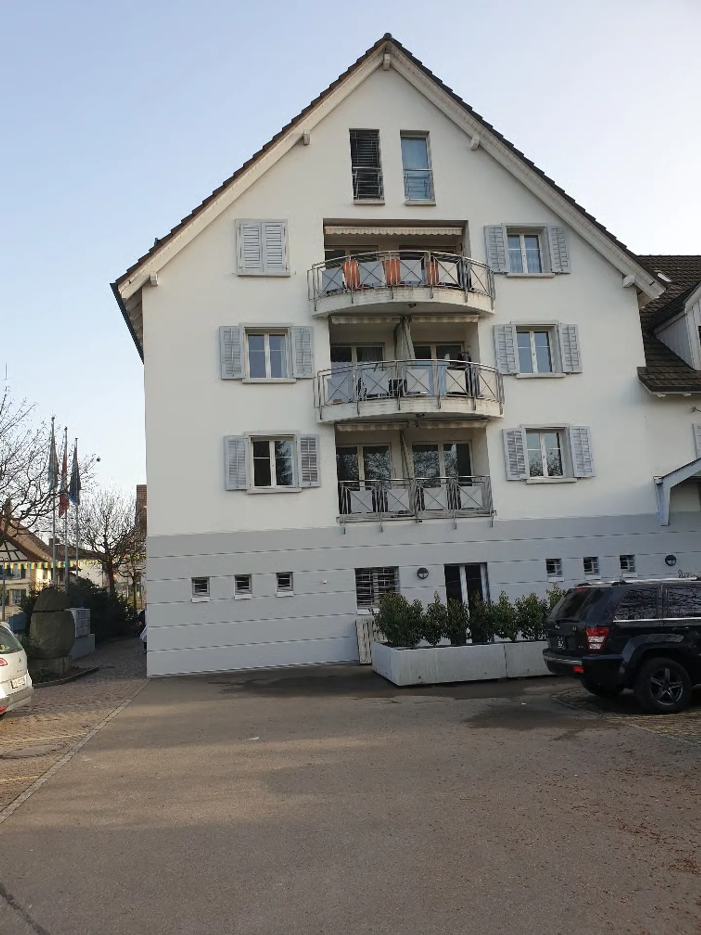 Centrale, luminosa e accogliente: appartamento di 2,5 stanze a Niederwil - Foto 1 di 9