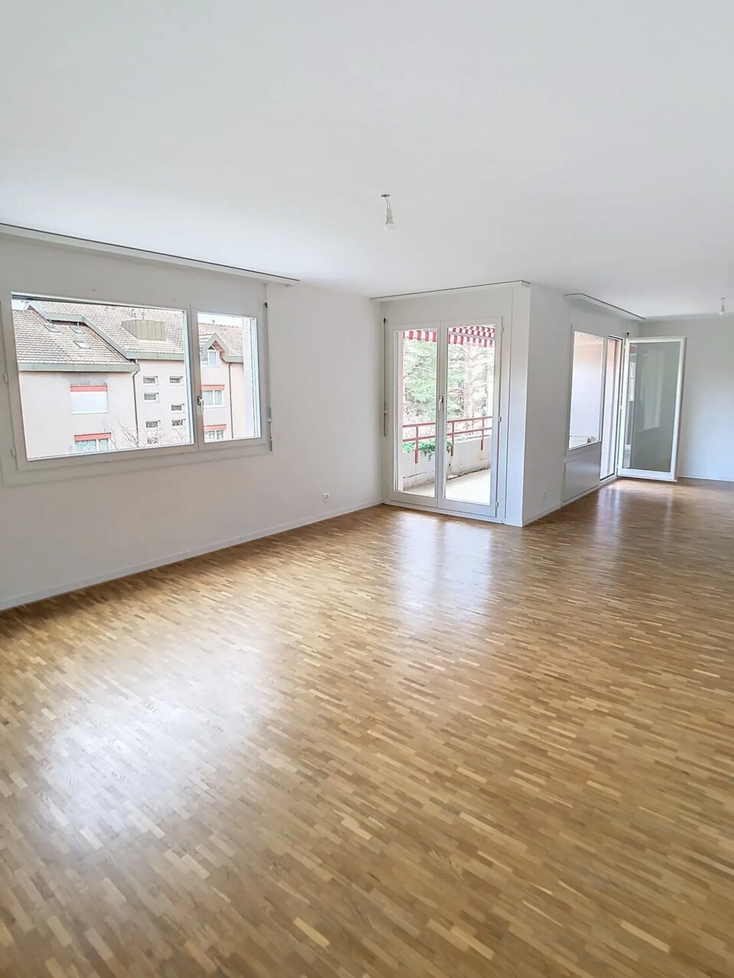 CHIC 4.5 rooms on the 2nd floor - Photo 7 of 12