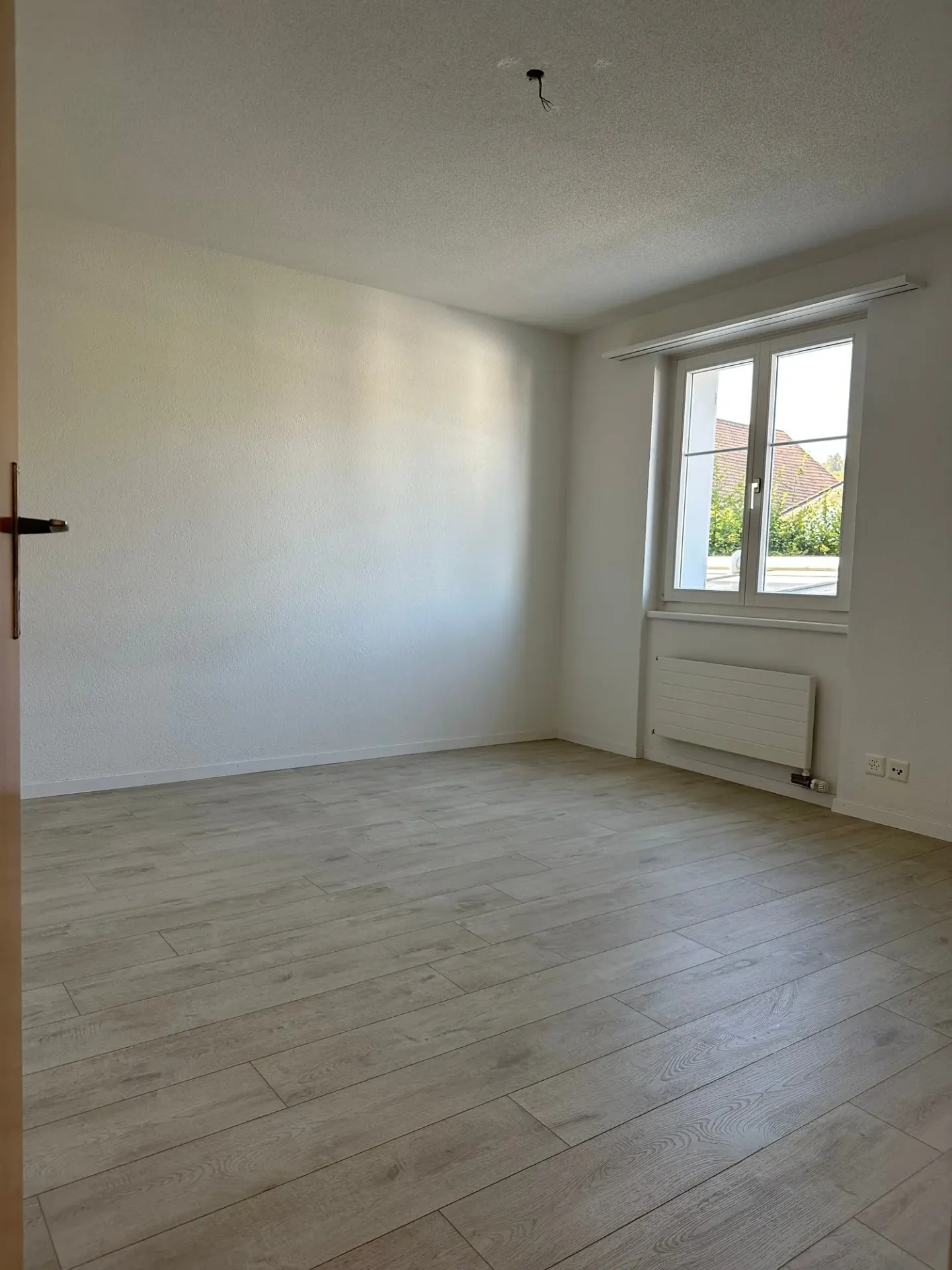 Centrale, luminosa e accogliente: appartamento di 2,5 stanze a Niederwil - Foto 6 di 9