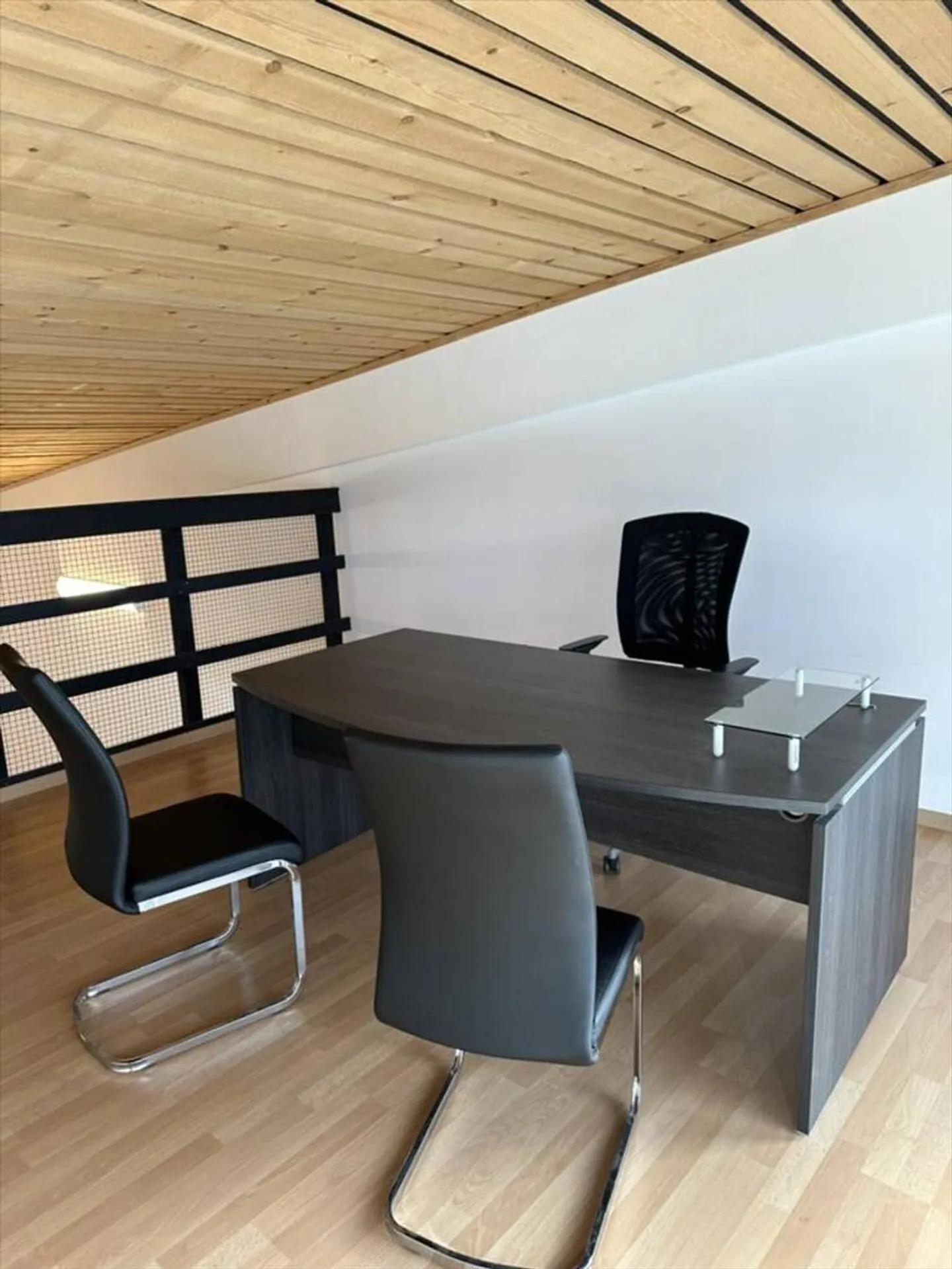 Bureau - Photo 3 sur 4