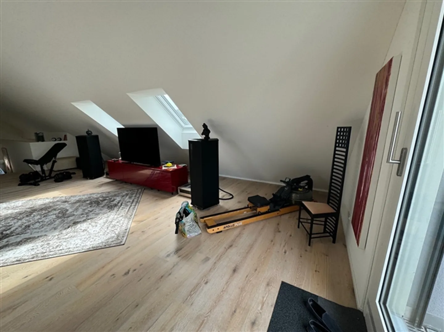 Appartamento mansardato luminoso in una posizione fantastica a Birmensdorf - Foto 2 di 11